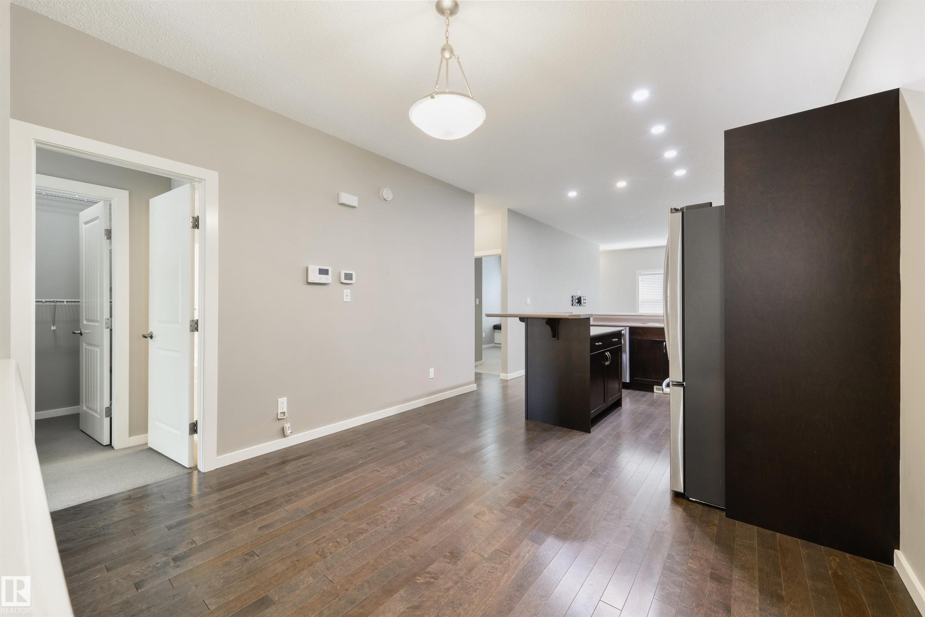 7058 Cardinal Way Sw, Edmonton, AB - Indoor