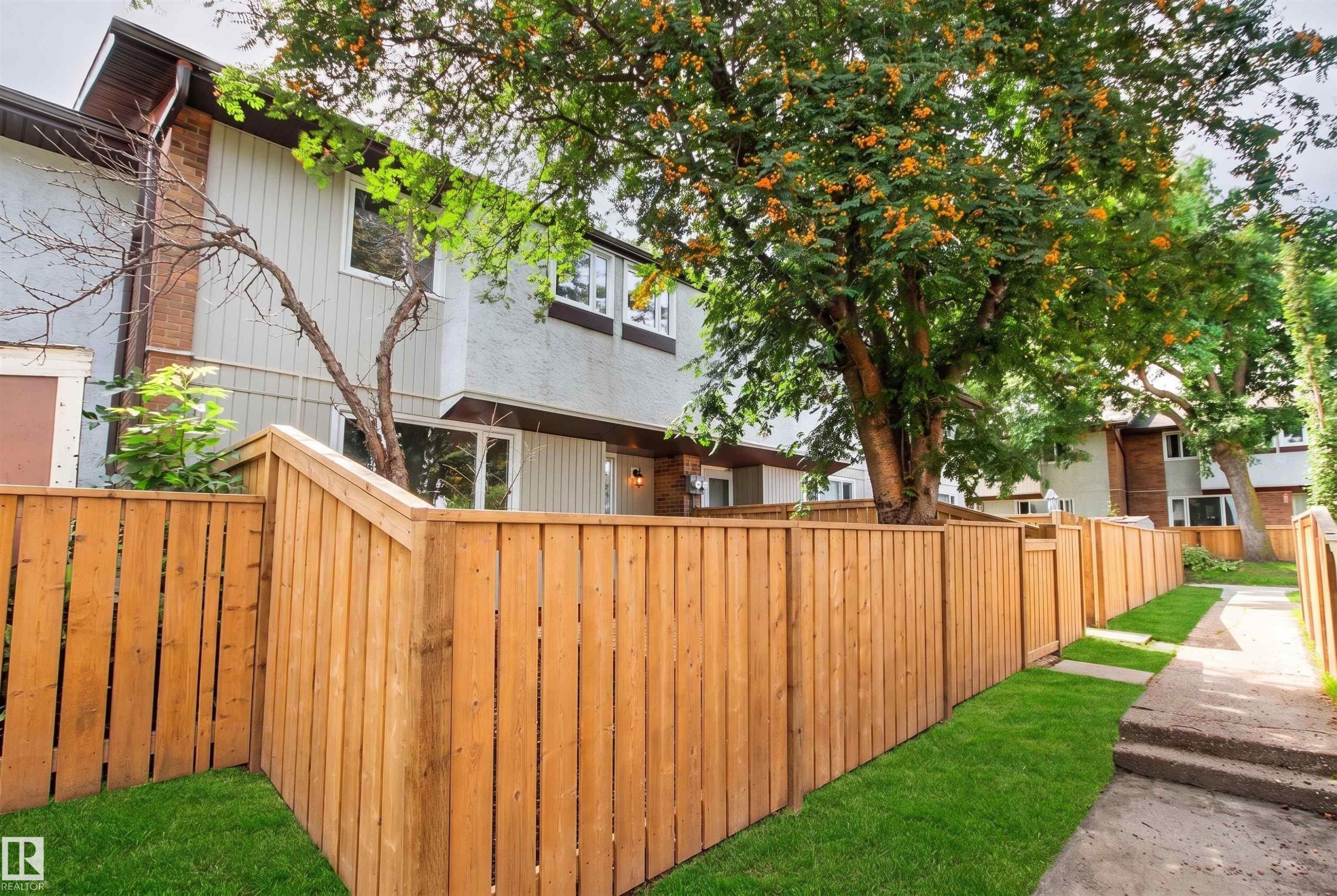 Yard - #9 14230 80 St Nw, Edmonton, AB - Outdoor