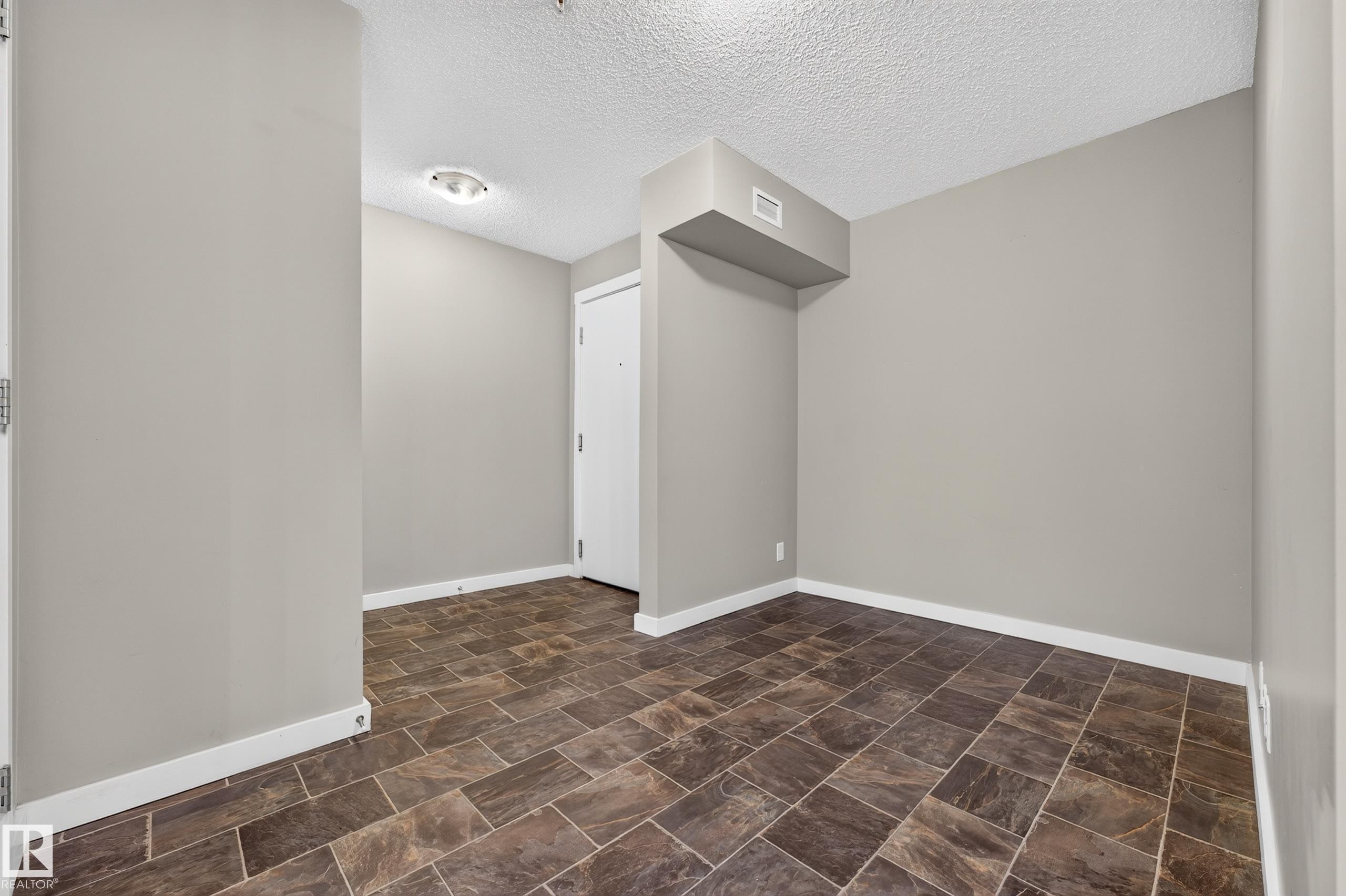 #222 5810 Mullen Pl Nw, Edmonton, AB - Indoor Photo Showing Other Room