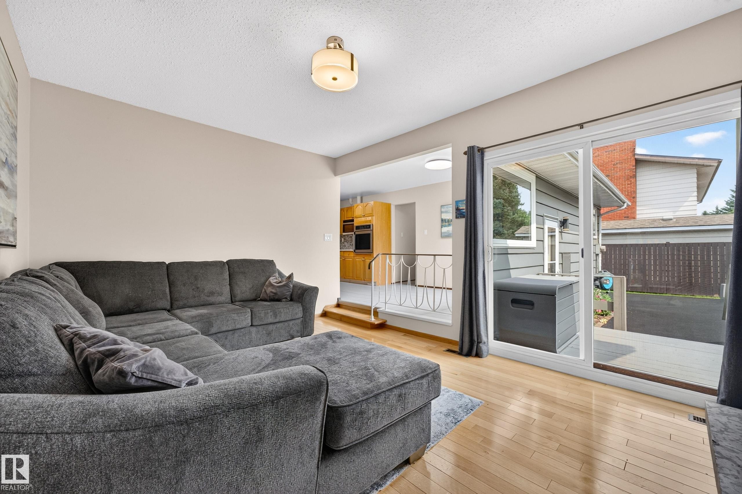 11727 27 Avenue Nw, Edmonton, AB