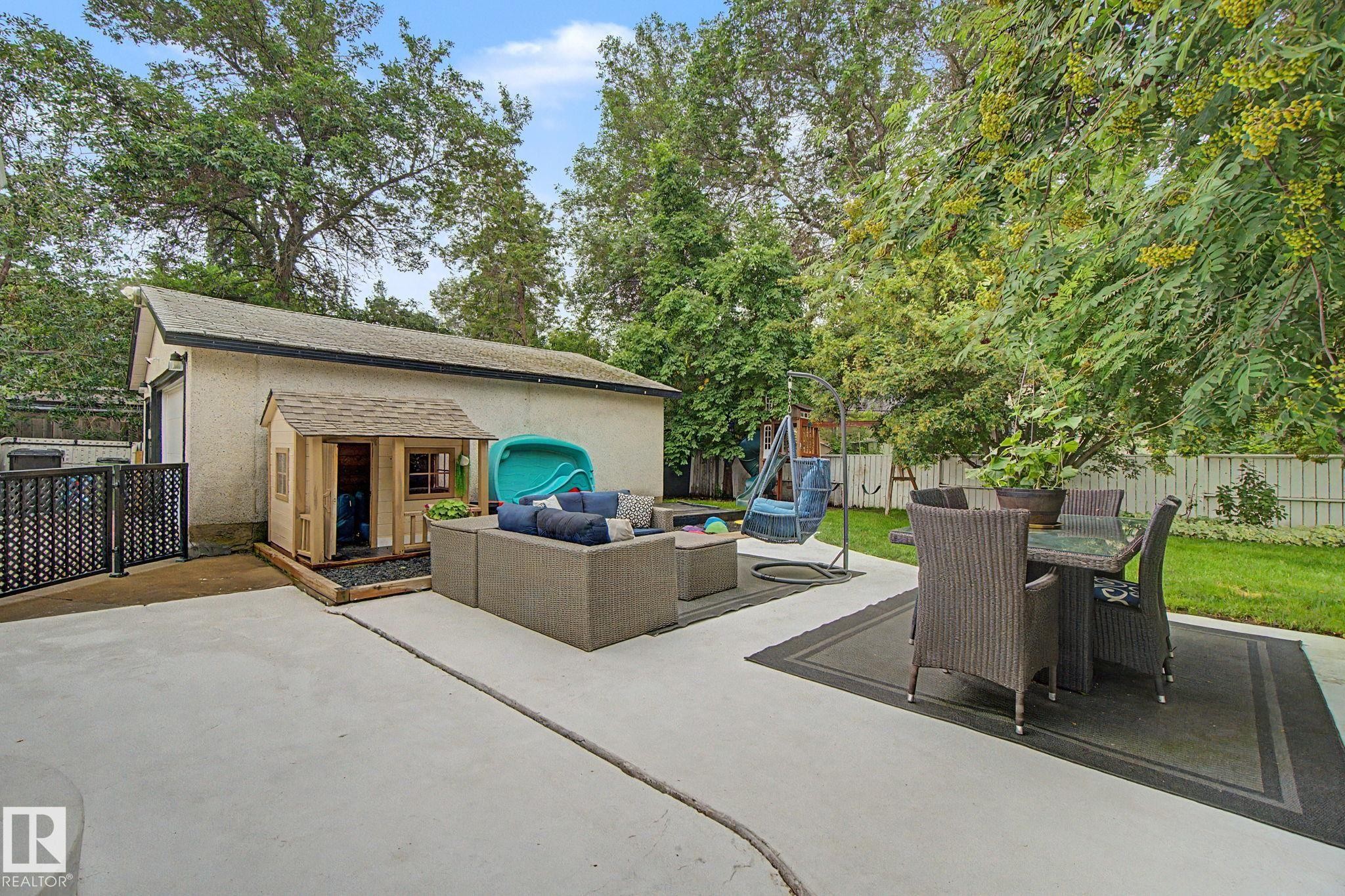 7712 159 Street Nw, Edmonton, AB - Outdoor