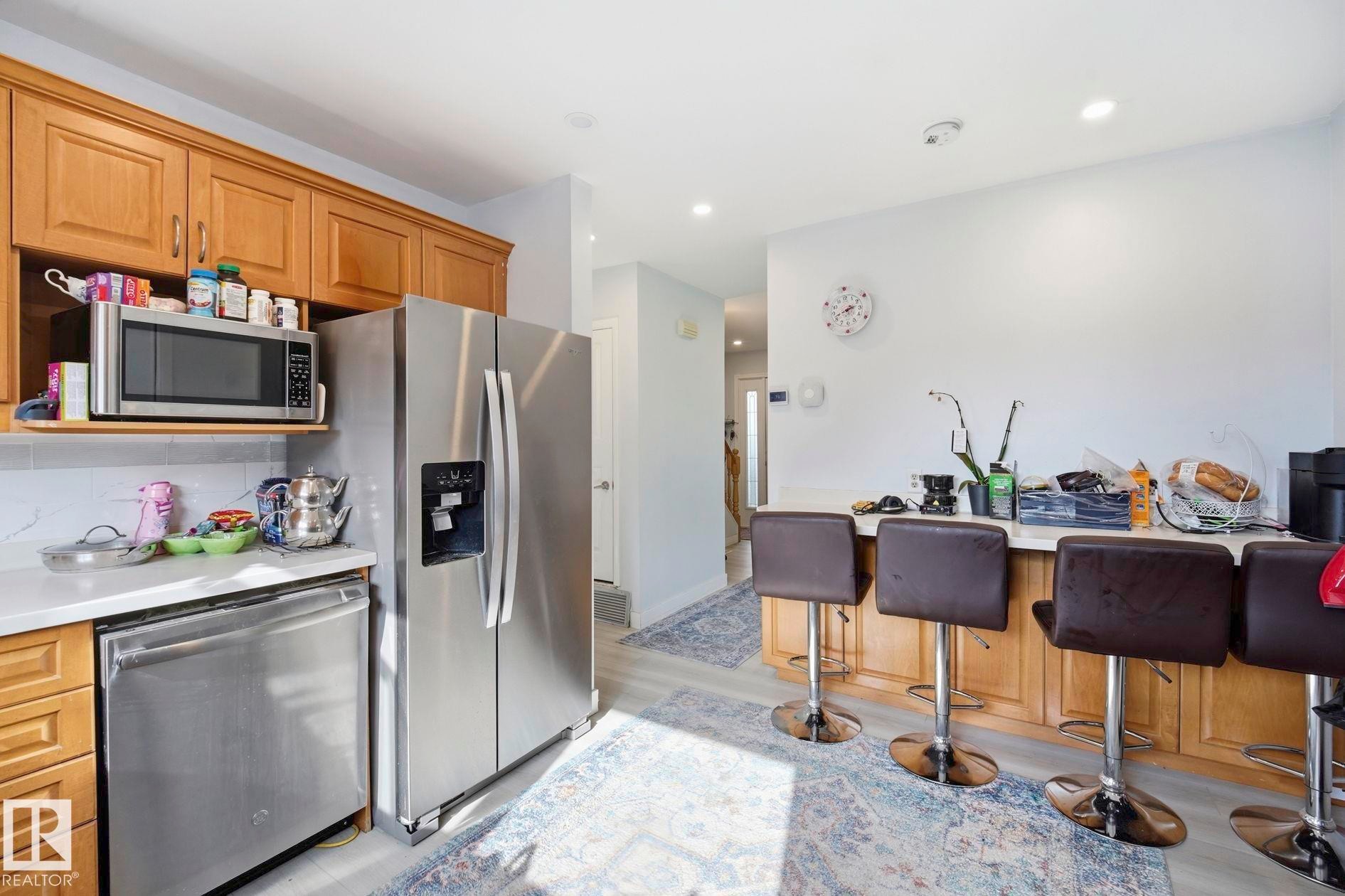 9302 165 Street Nw, Edmonton, AB - Indoor Photo Showing Kitchen