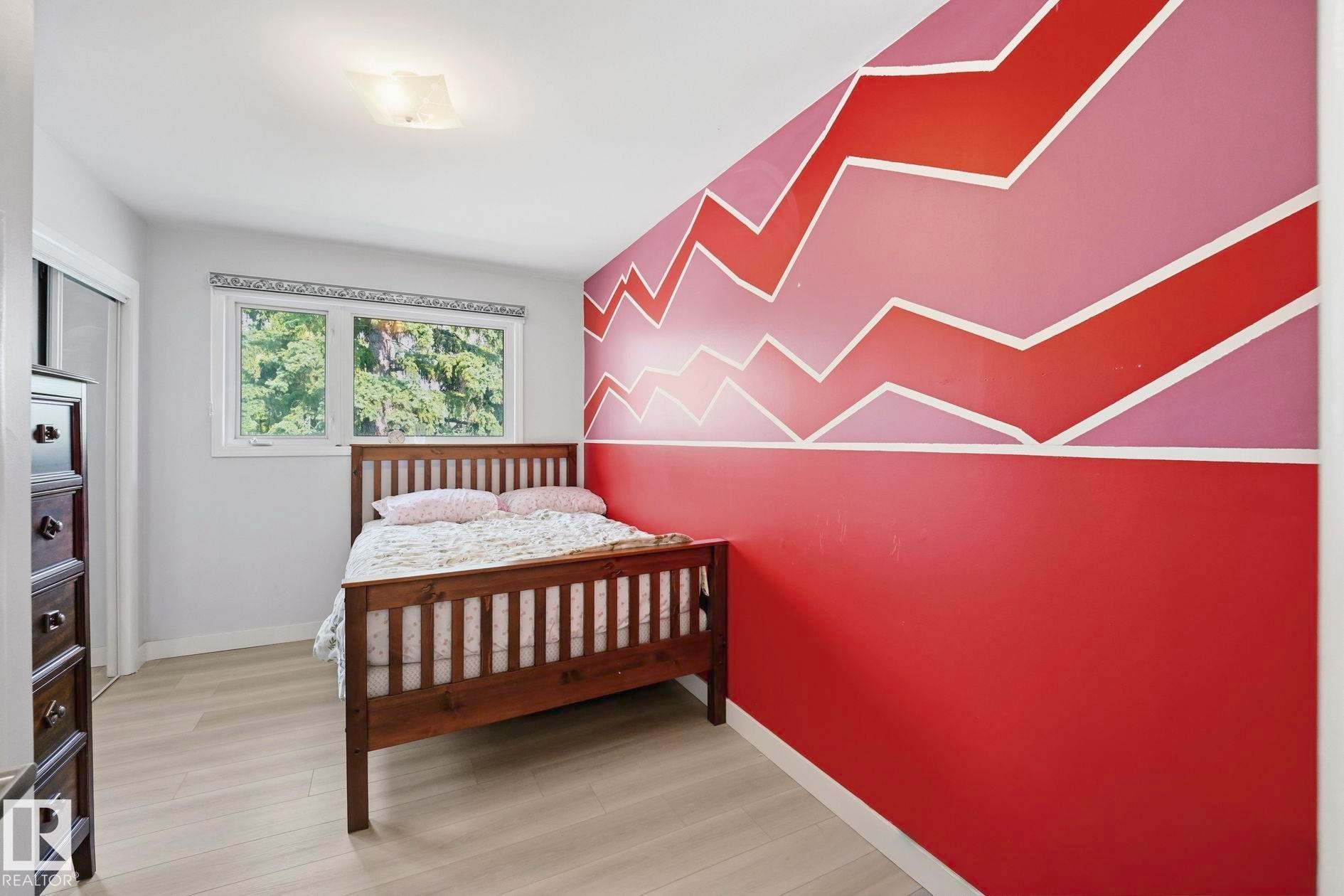 9302 165 Street Nw, Edmonton, AB - Indoor Photo Showing Bedroom