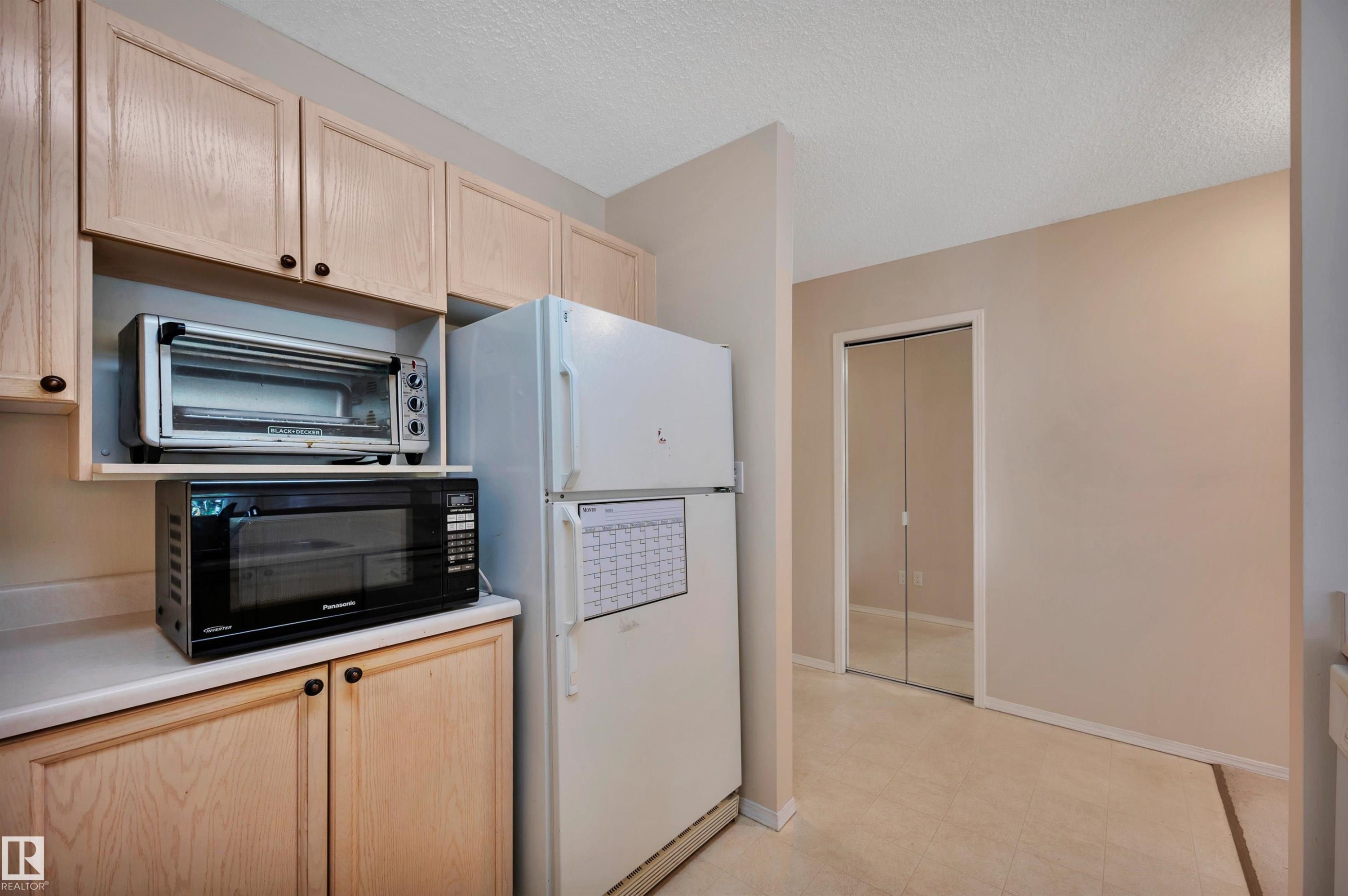 #209 65 Gervais Rd, St. Albert, AB - Indoor Photo Showing Kitchen