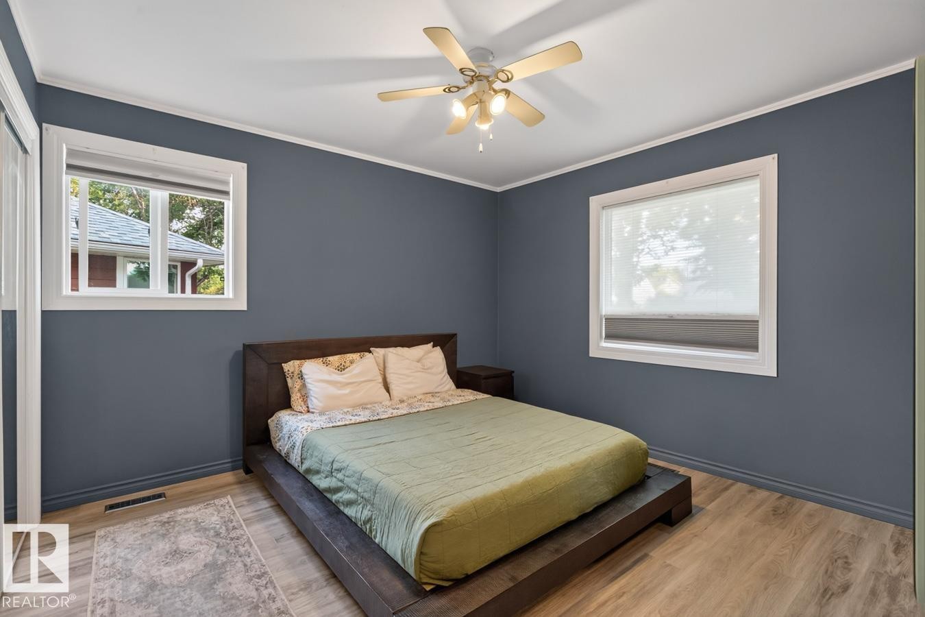11834 59 Street Nw, Edmonton, AB - Indoor Photo Showing Bedroom