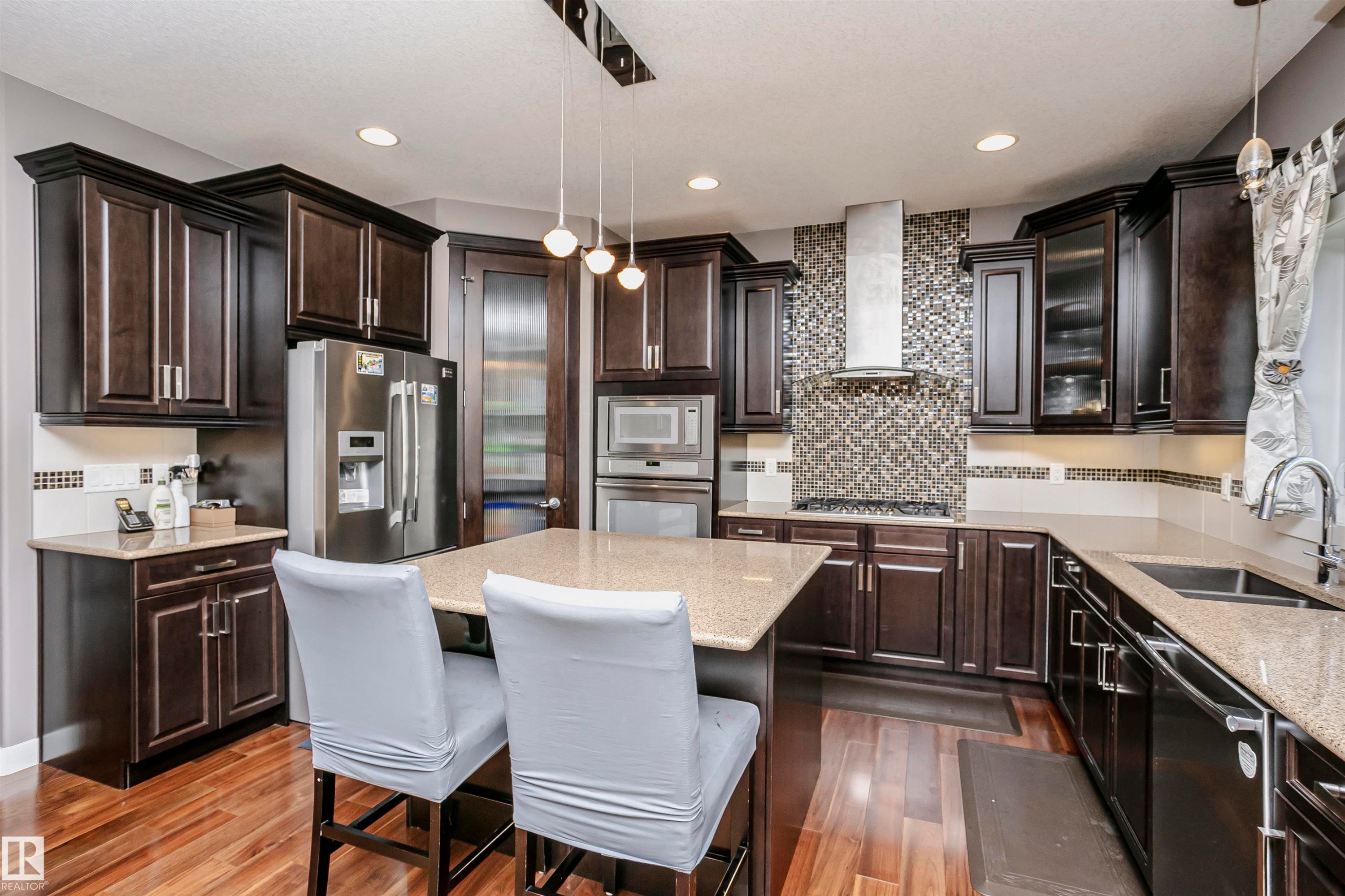 15848 13 Avenue Sw, Edmonton, AB - Indoor Photo Showing Kitchen With Stainless Steel Kitchen With Double Sink With Upgraded Kitchen