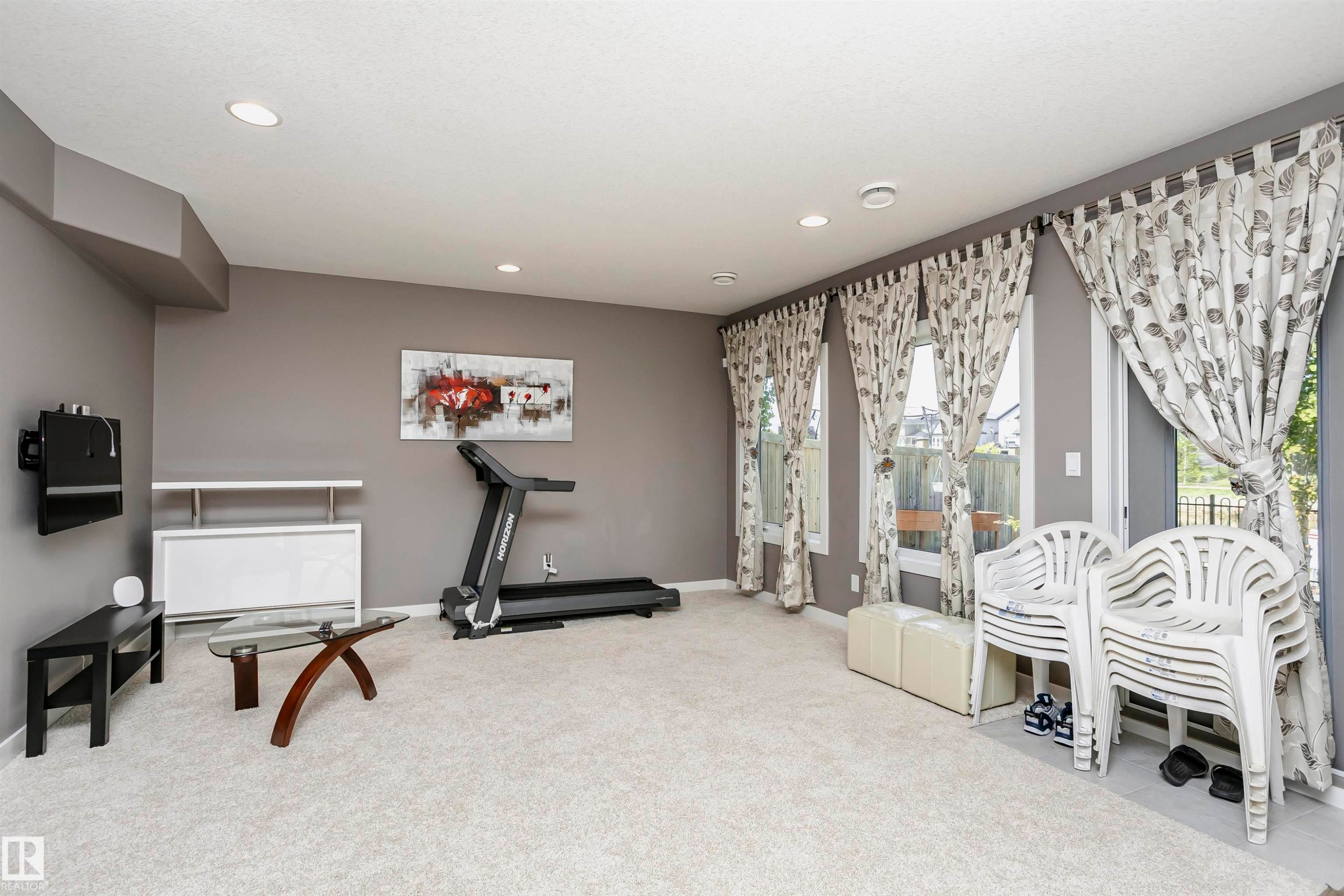 15848 13 Avenue Sw, Edmonton, AB - Indoor Photo Showing Gym Room