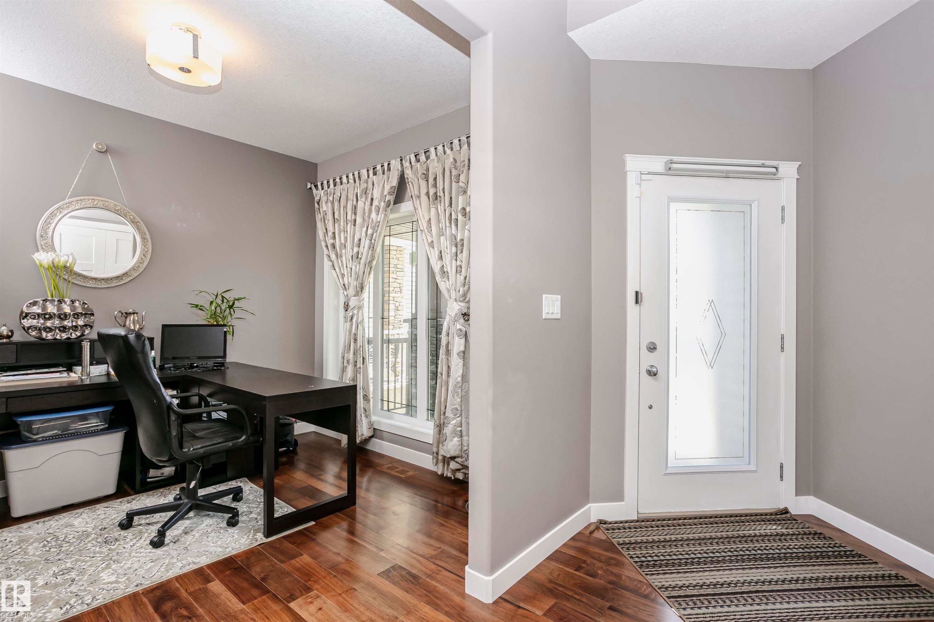 15848 13 Avenue Sw, Edmonton, AB - Indoor Photo Showing Office