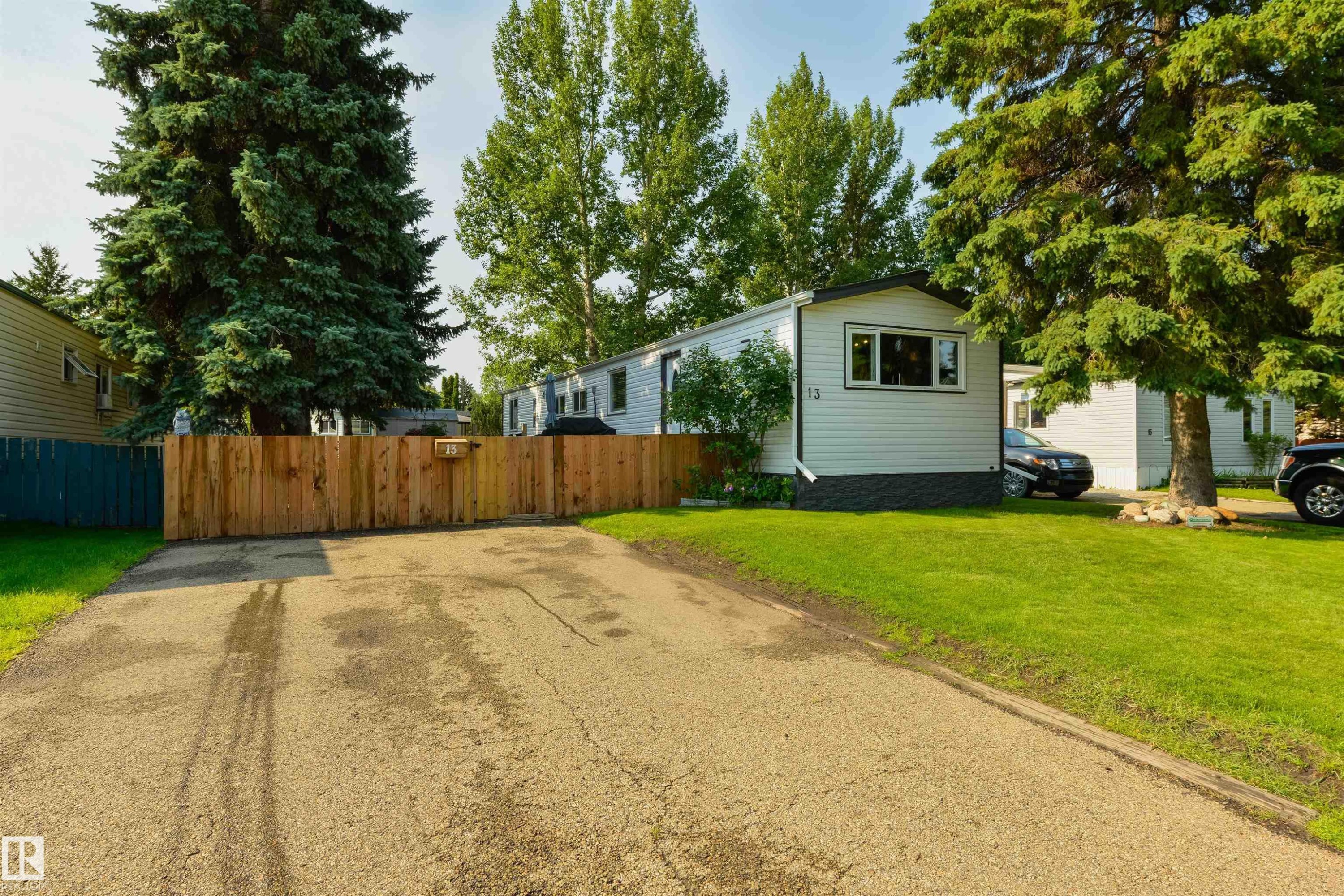 13 The Parkway Northwest, Edmonton, AB - Outdoor