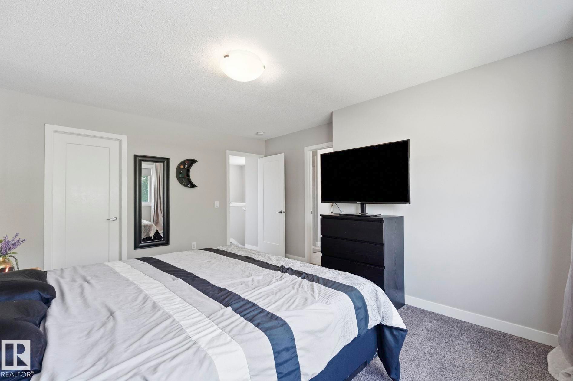 10245 152 Street Nw, Edmonton, AB - Indoor Photo Showing Bedroom
