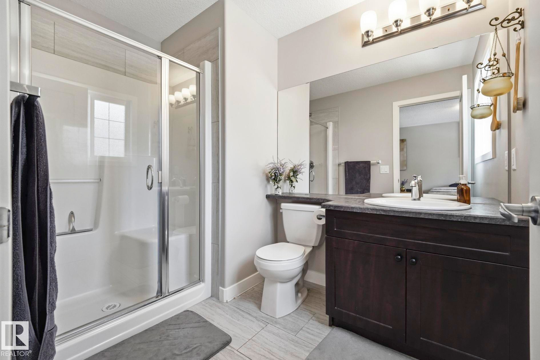 10245 152 Street Nw, Edmonton, AB - Indoor Photo Showing Bathroom