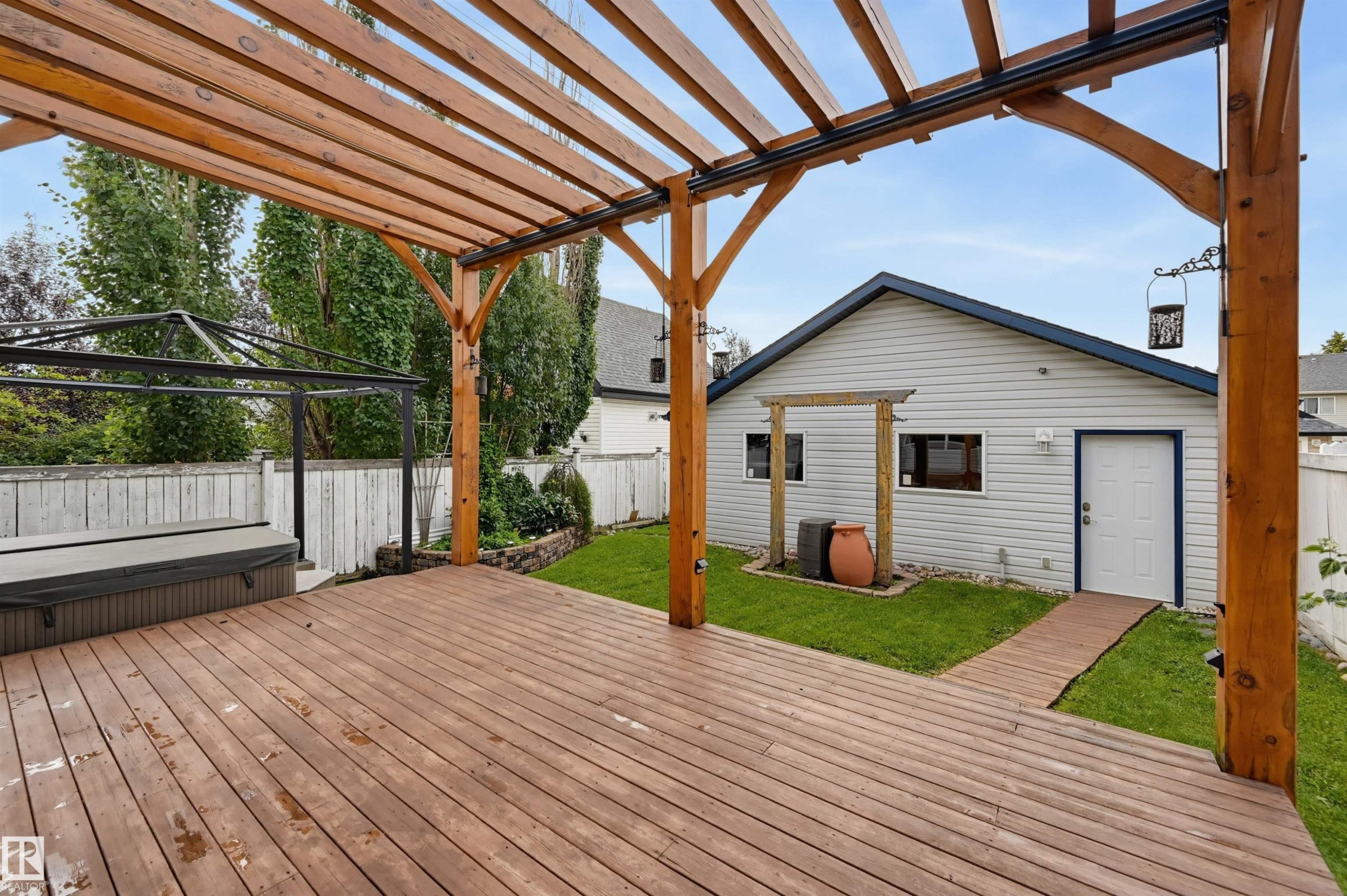 1846 Towne Centre Boulevard Nw, Edmonton, AB - Outdoor With Deck Patio Veranda With Exterior