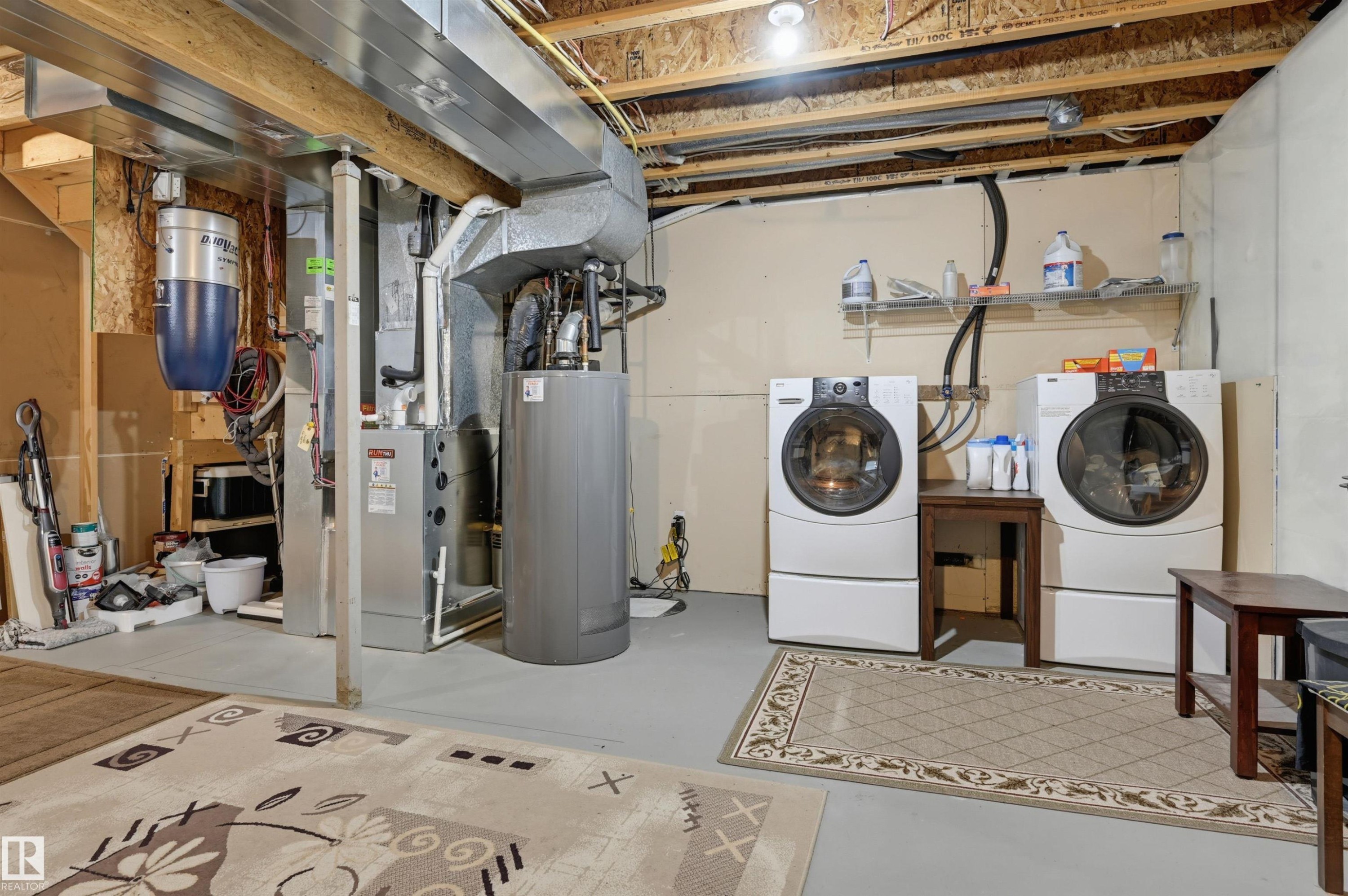 1846 Towne Centre Boulevard Nw, Edmonton, AB - Indoor Photo Showing Laundry Room