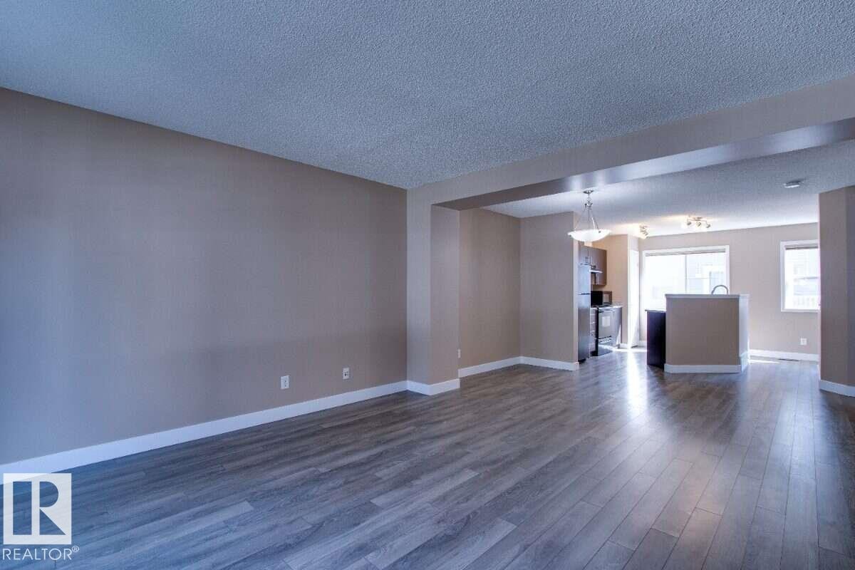 #15 8304 11 Av Sw, Edmonton, AB - Indoor