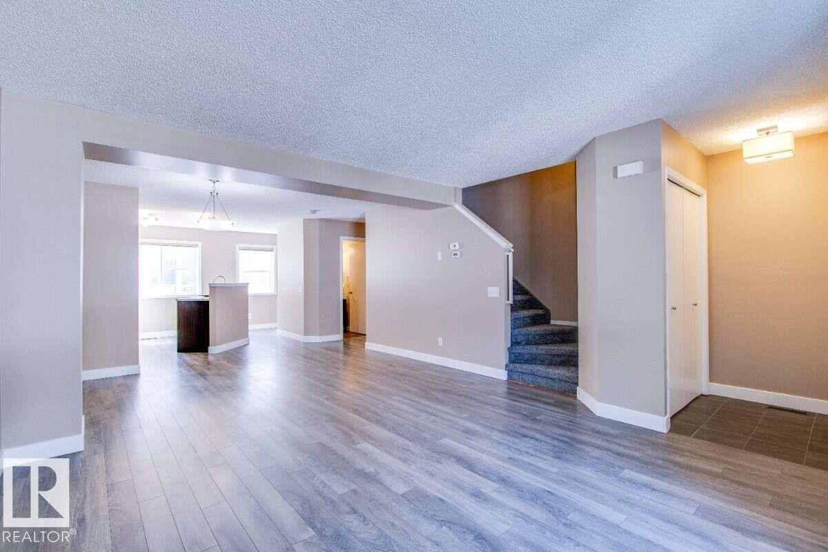 #15 8304 11 Av Sw, Edmonton, AB - Indoor