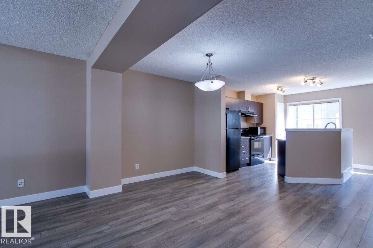 #15 8304 11 Av Sw, Edmonton, AB - Indoor