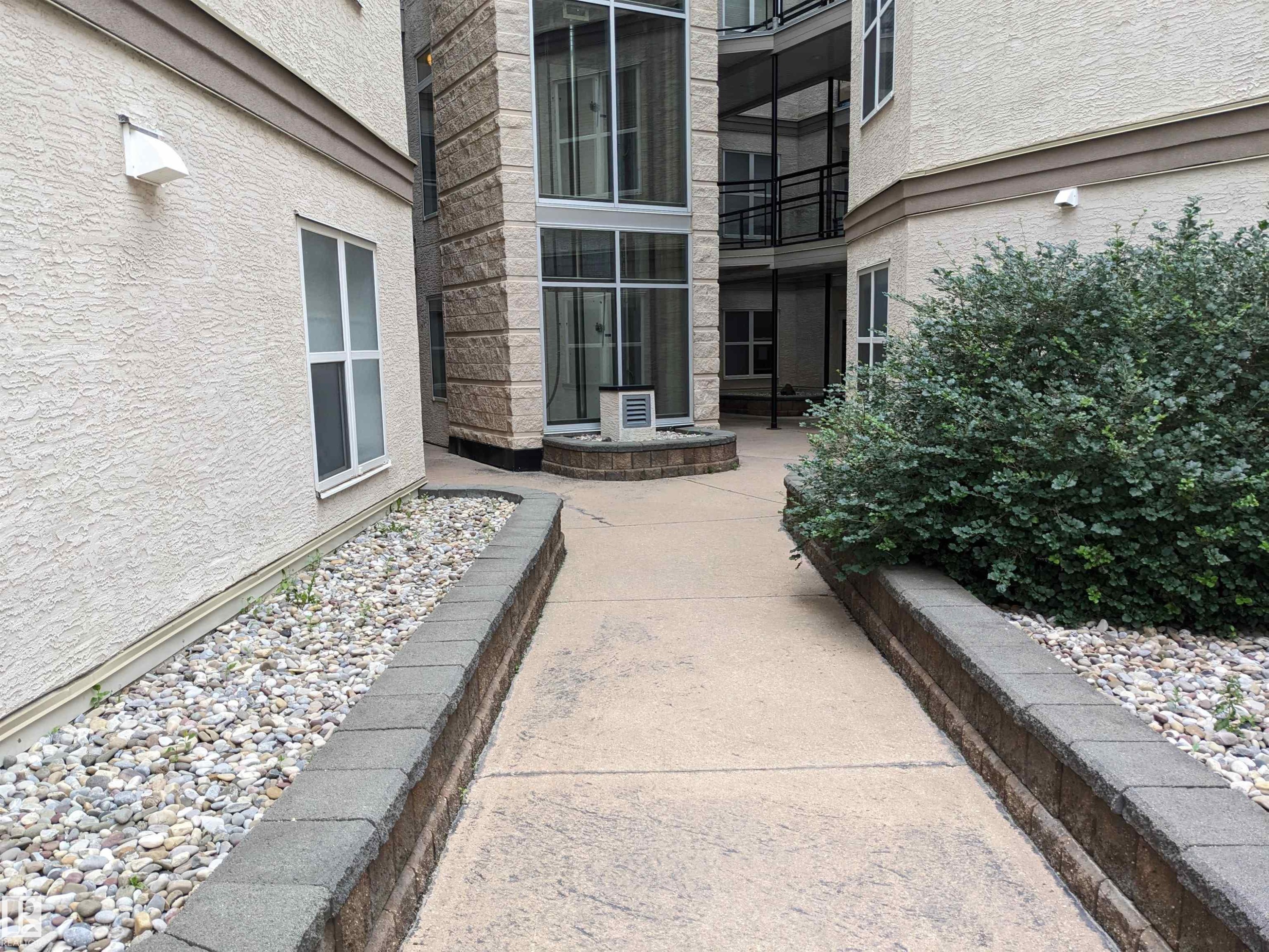#347 4827 104A St Nw, Edmonton, AB - Outdoor