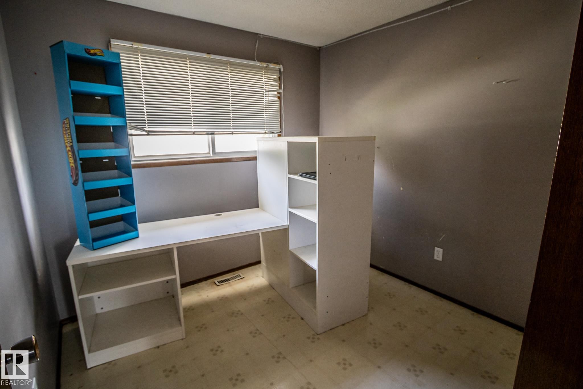 Additional content - 4322 49 Ave, St. Paul Town, AB - Indoor
