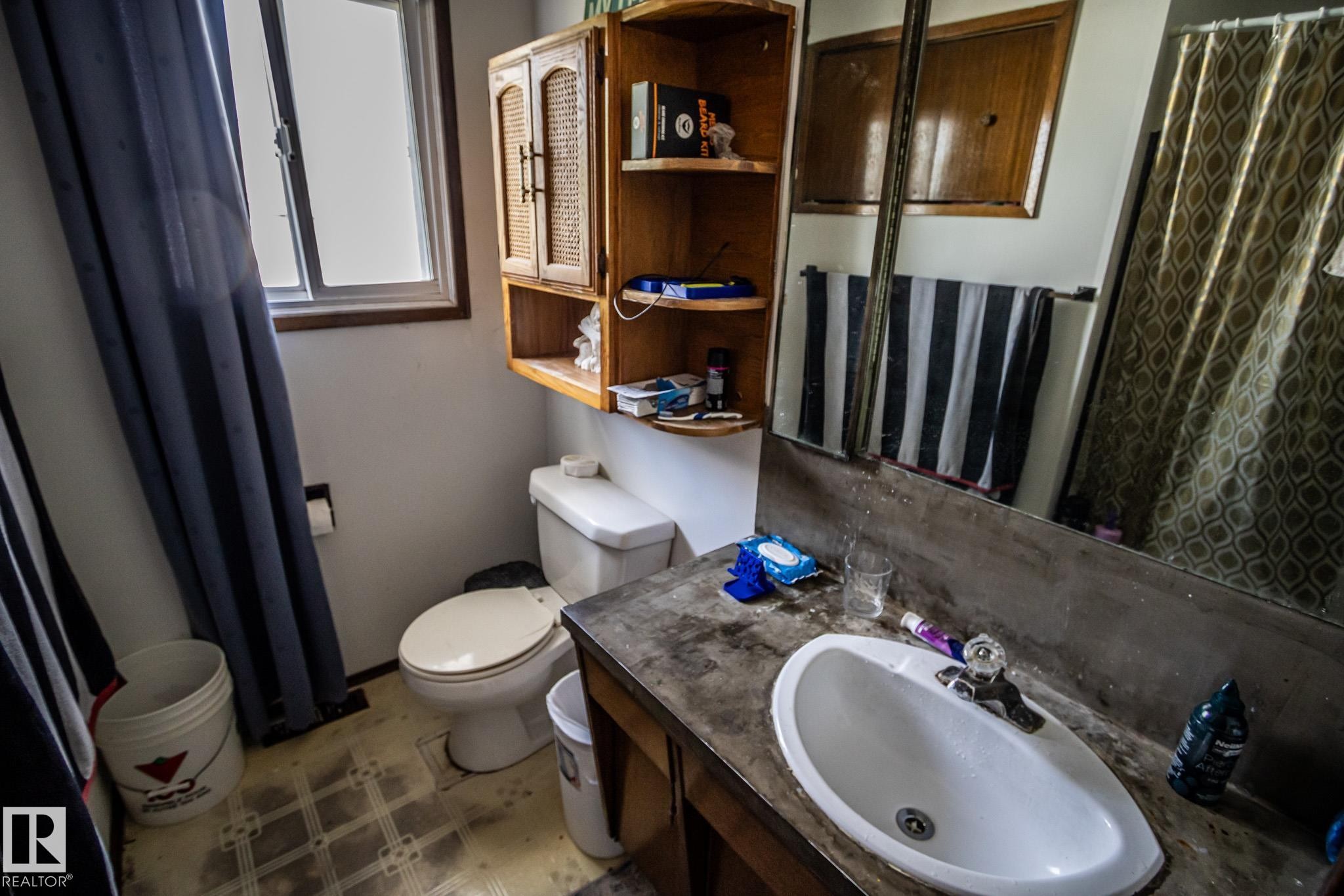 Additional content - 4322 49 Ave, St. Paul Town, AB - Indoor Photo Showing Bathroom