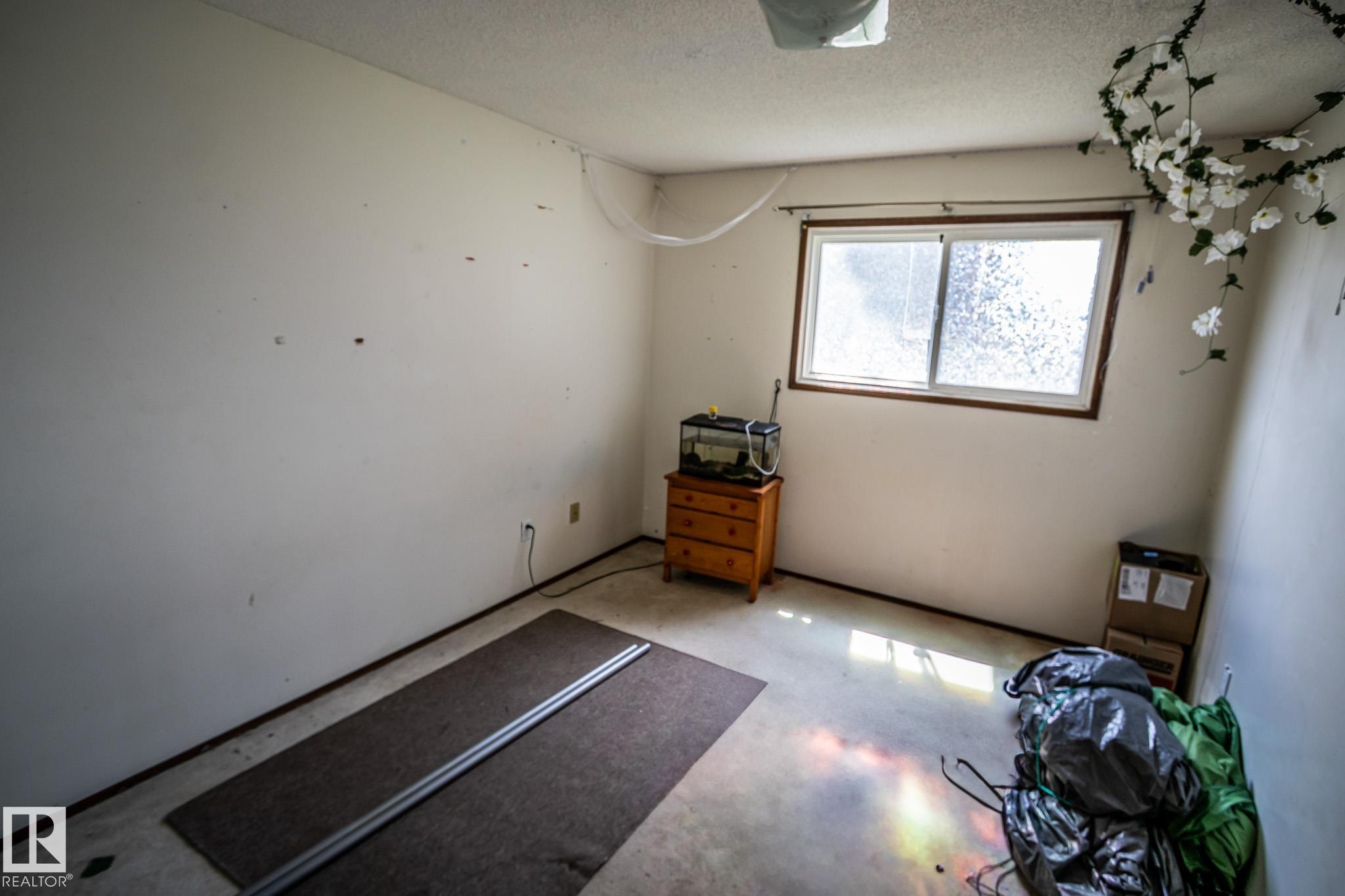 Additional content - 4322 49 Ave, St. Paul Town, AB - Indoor
