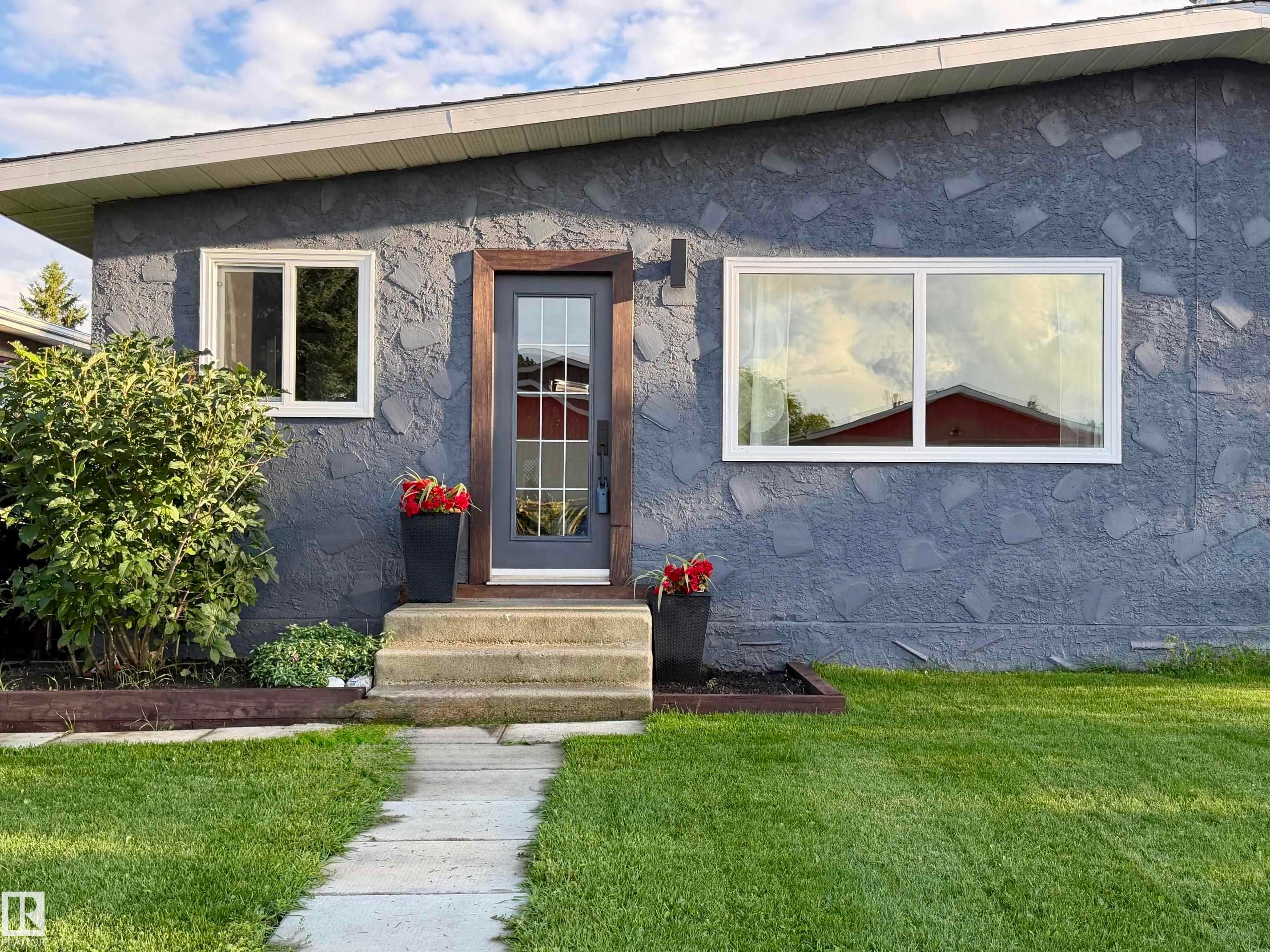 4204 42 Avenue, Stony Plain, AB - Outdoor