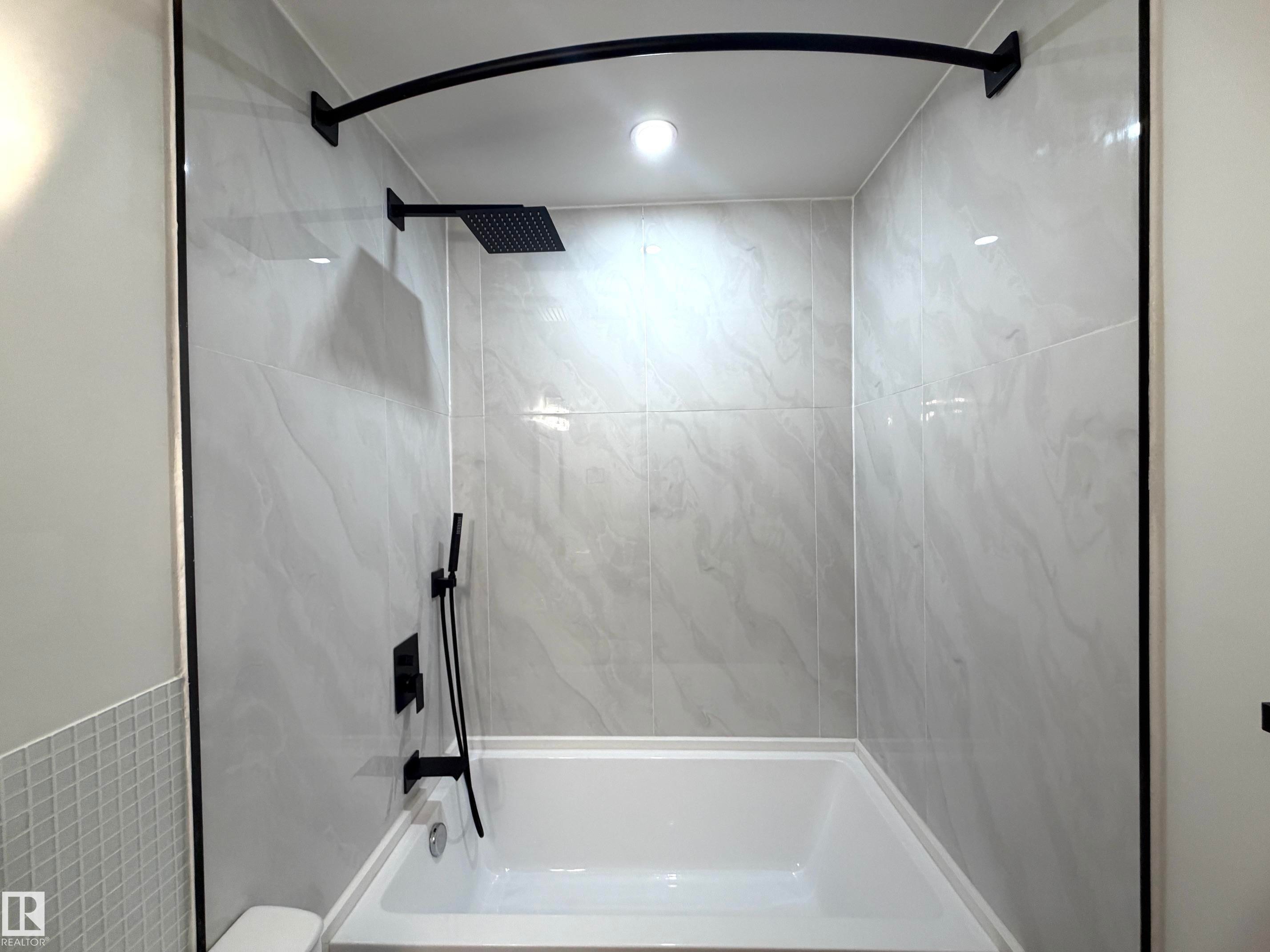 4204 42 Avenue, Stony Plain, AB - Indoor Photo Showing Bathroom
