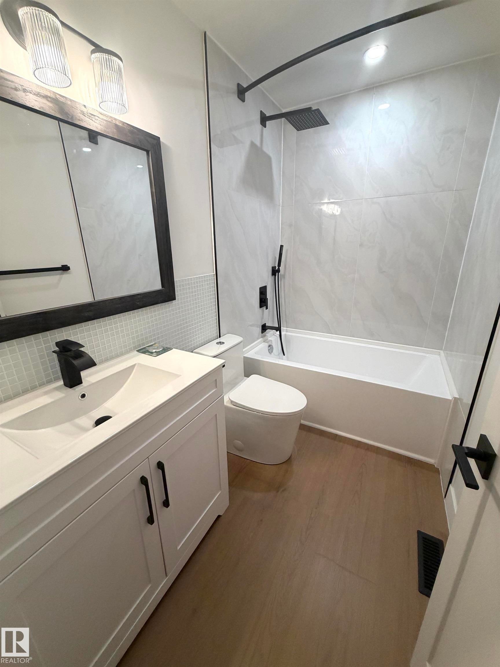 4204 42 Avenue, Stony Plain, AB - Indoor Photo Showing Bathroom