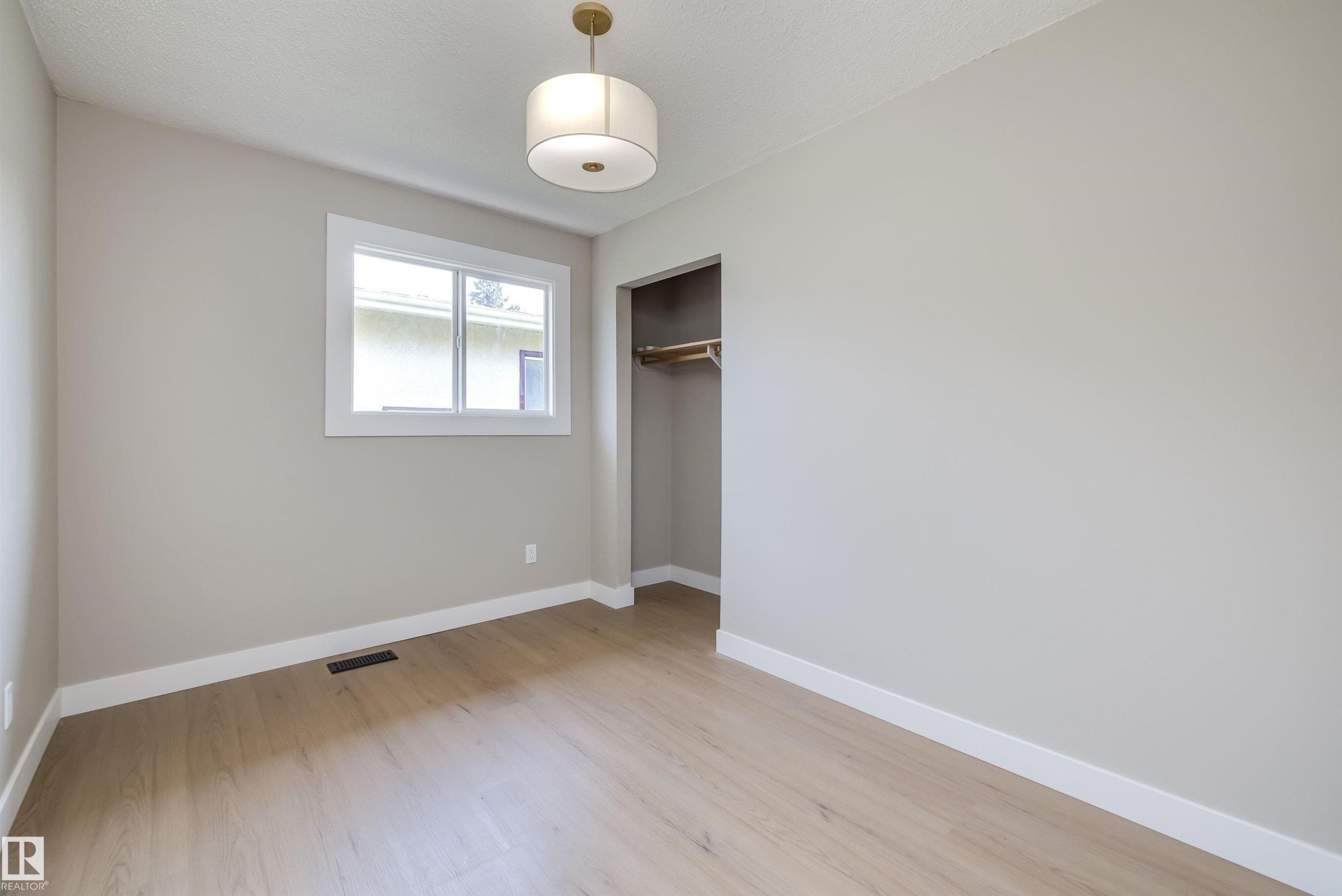 4204 42 Avenue, Stony Plain, AB - Indoor Photo Showing Other Room