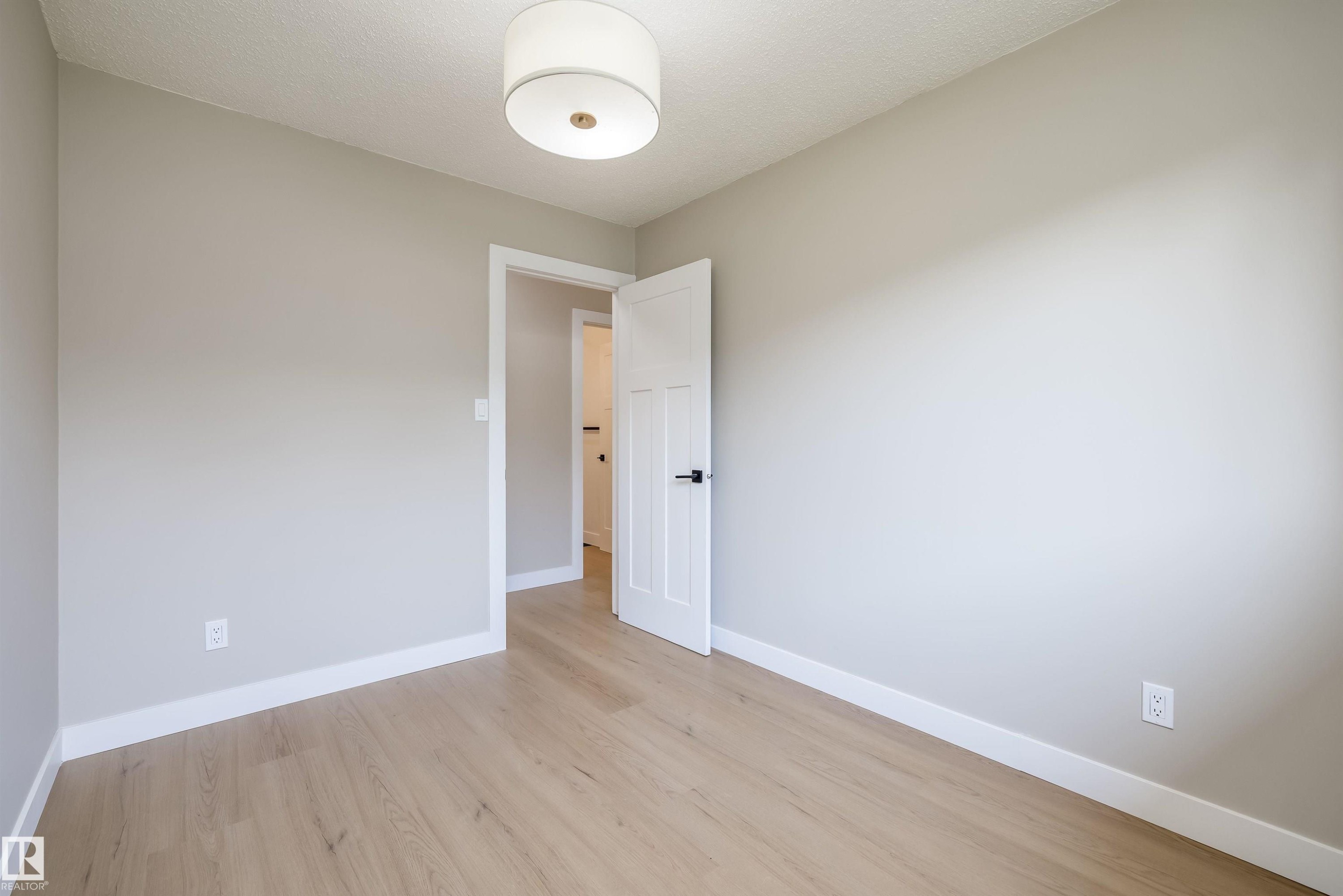 4204 42 Avenue, Stony Plain, AB - Indoor Photo Showing Other Room