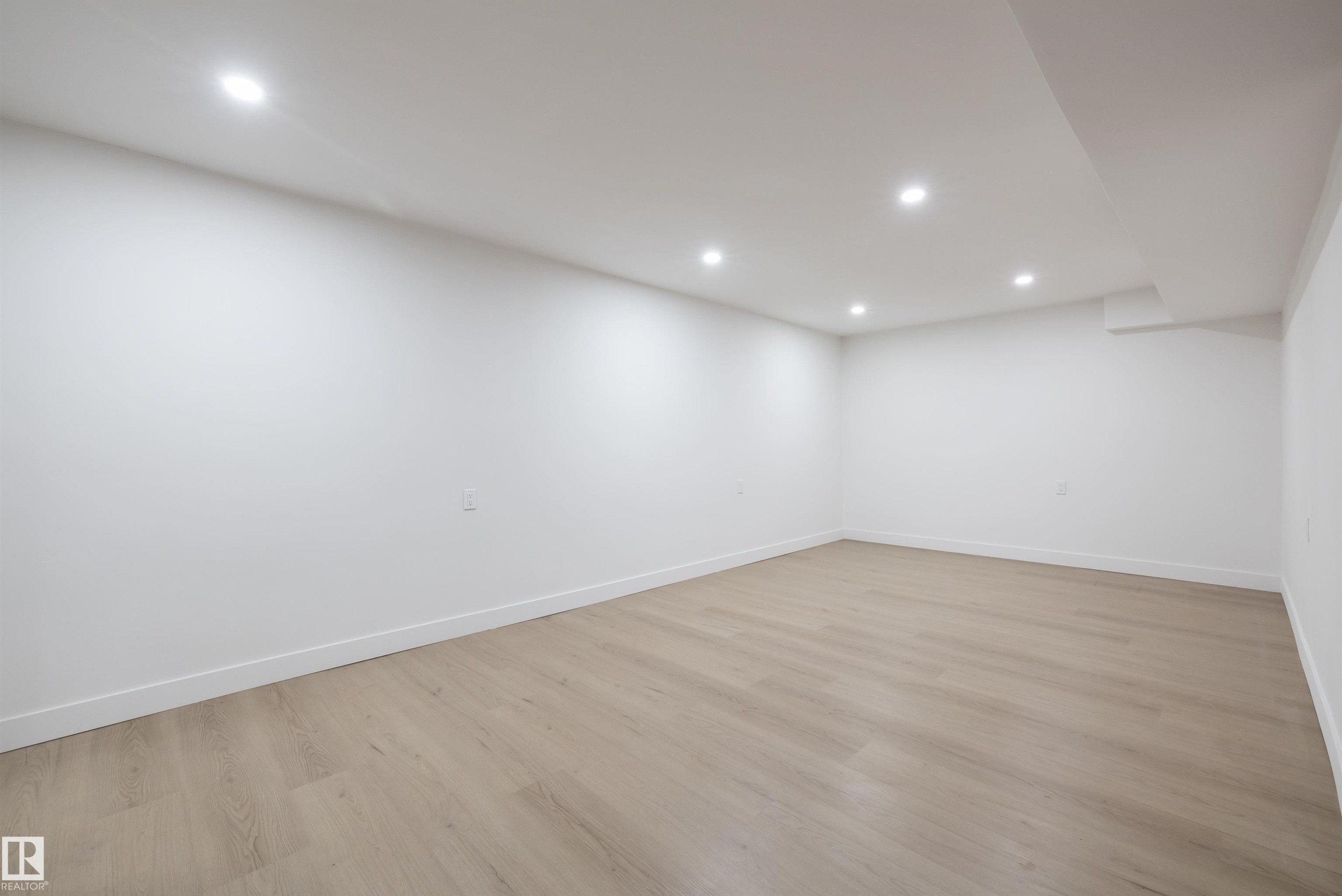 4204 42 Avenue, Stony Plain, AB - Indoor Photo Showing Other Room
