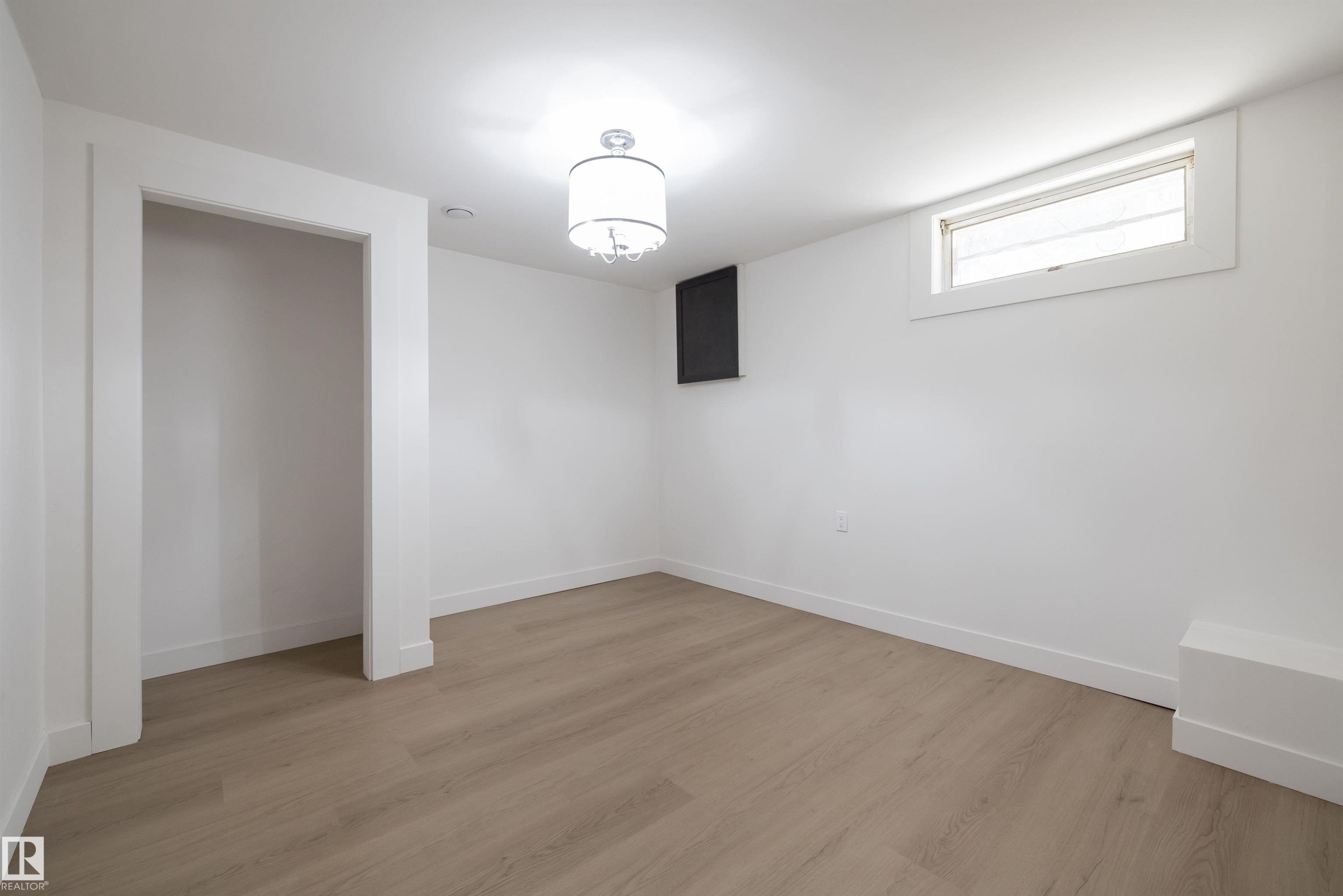 4204 42 Avenue, Stony Plain, AB - Indoor Photo Showing Other Room