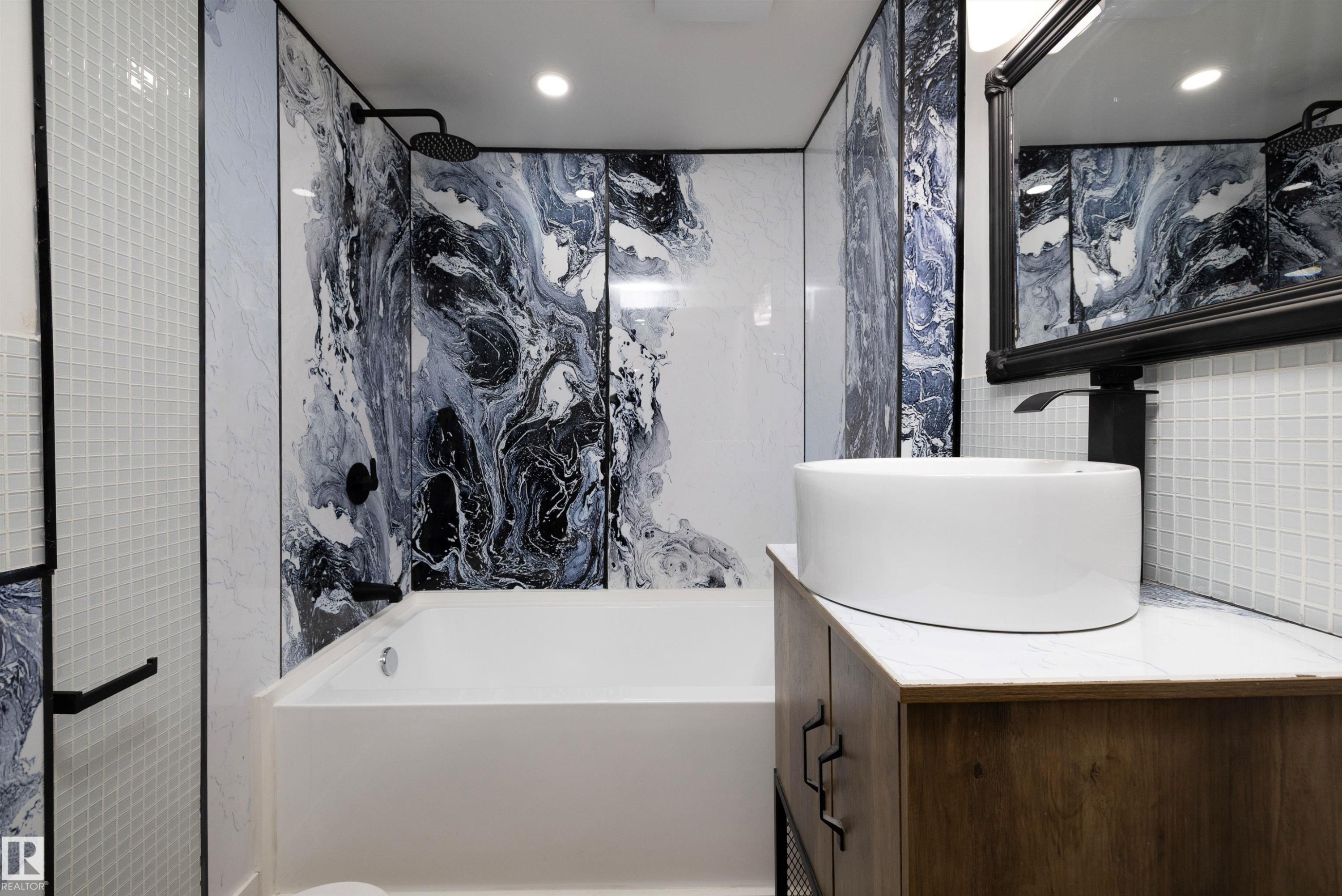 4204 42 Avenue, Stony Plain, AB - Indoor Photo Showing Bathroom