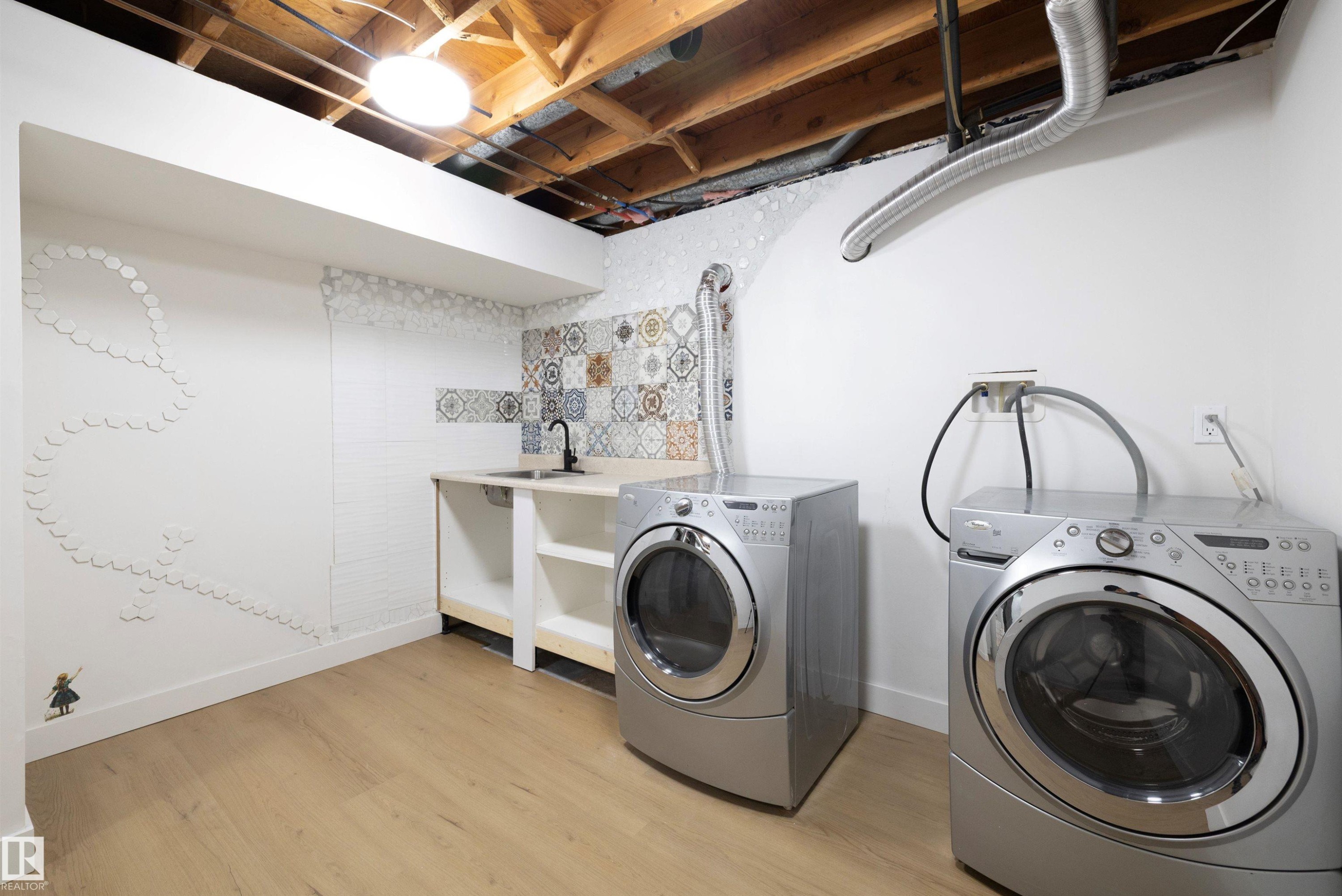 4204 42 Avenue, Stony Plain, AB - Indoor Photo Showing Laundry Room