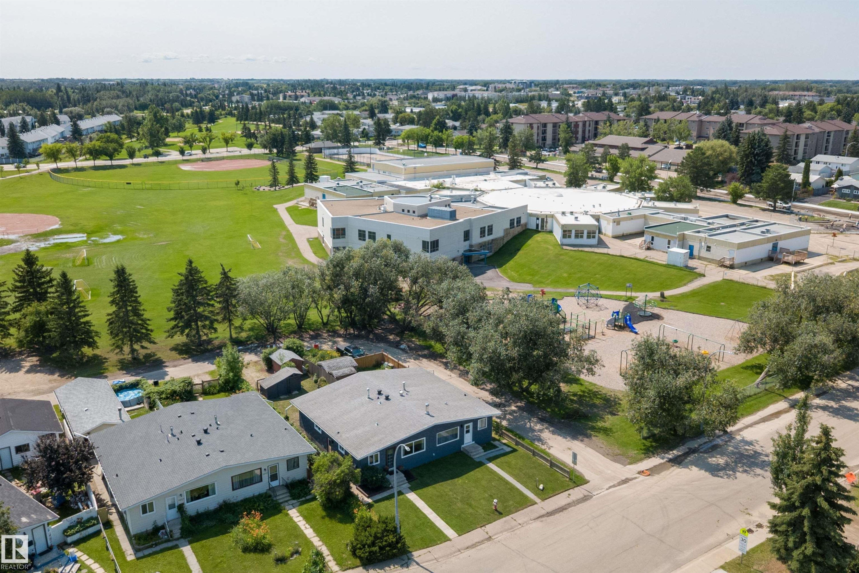 4204 42 Avenue, Stony Plain, AB - Outdoor With View