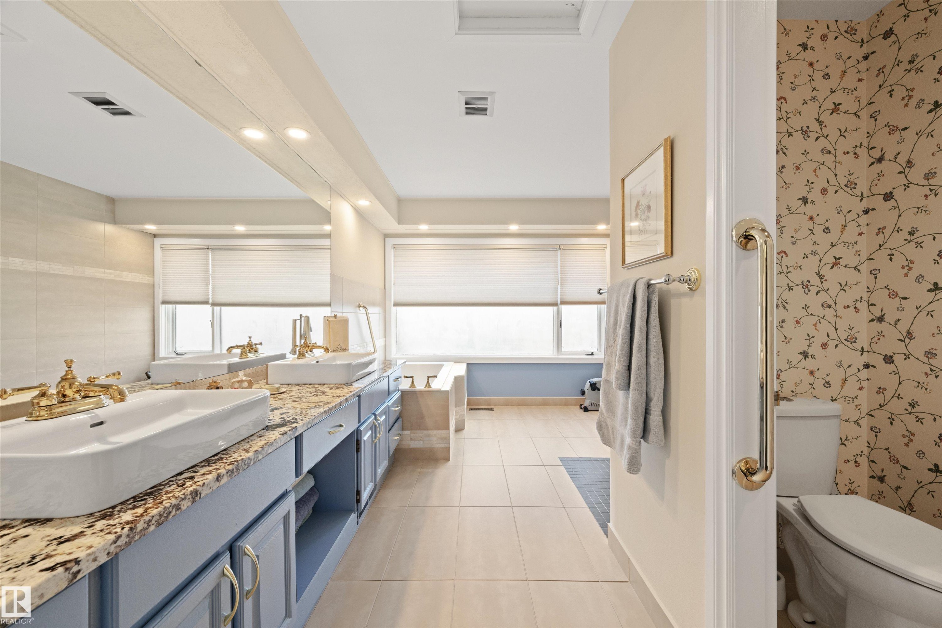 #1 14824 45 Av Nw, Edmonton, AB - Indoor