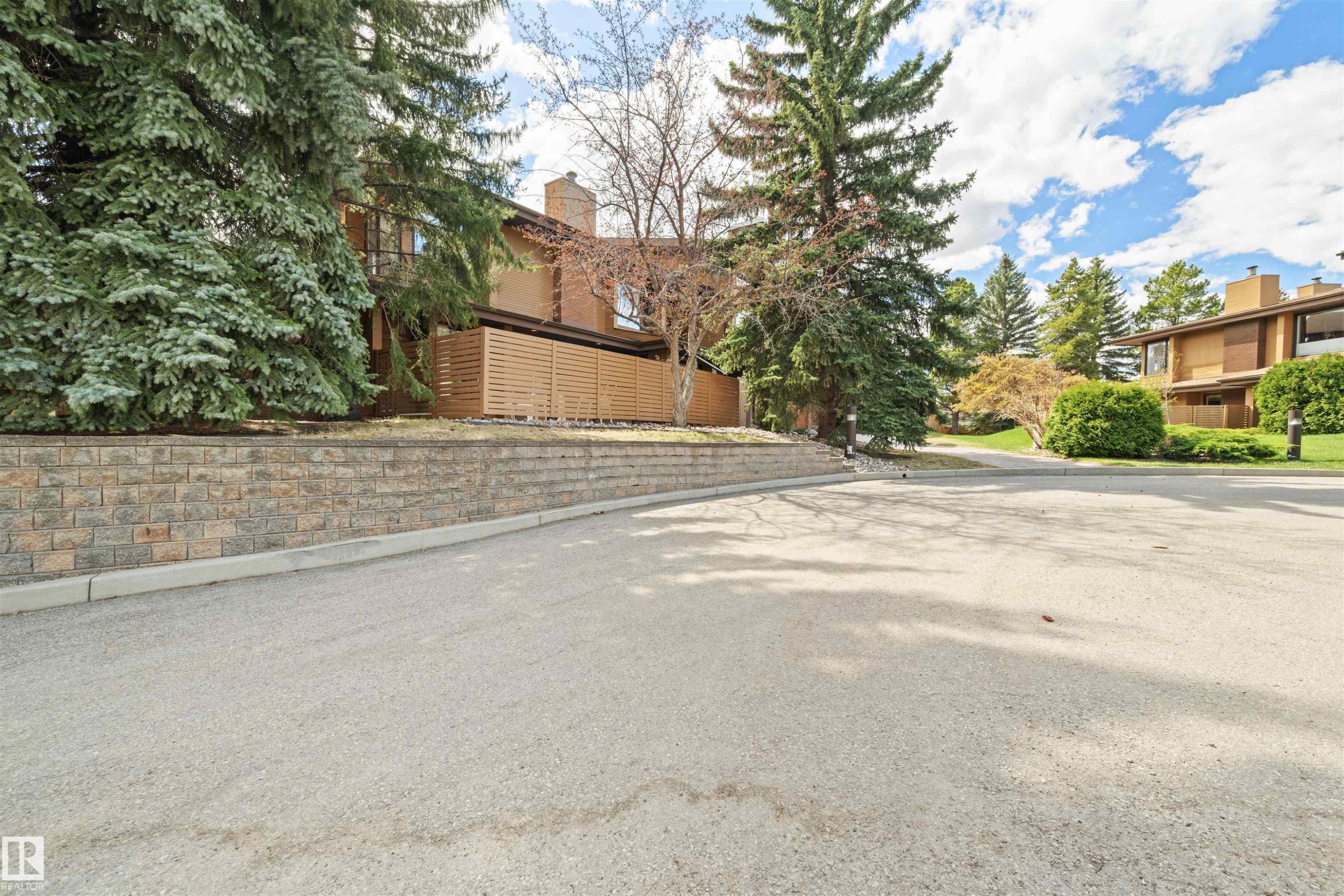 #1 14824 45 Av Nw, Edmonton, AB - Outdoor