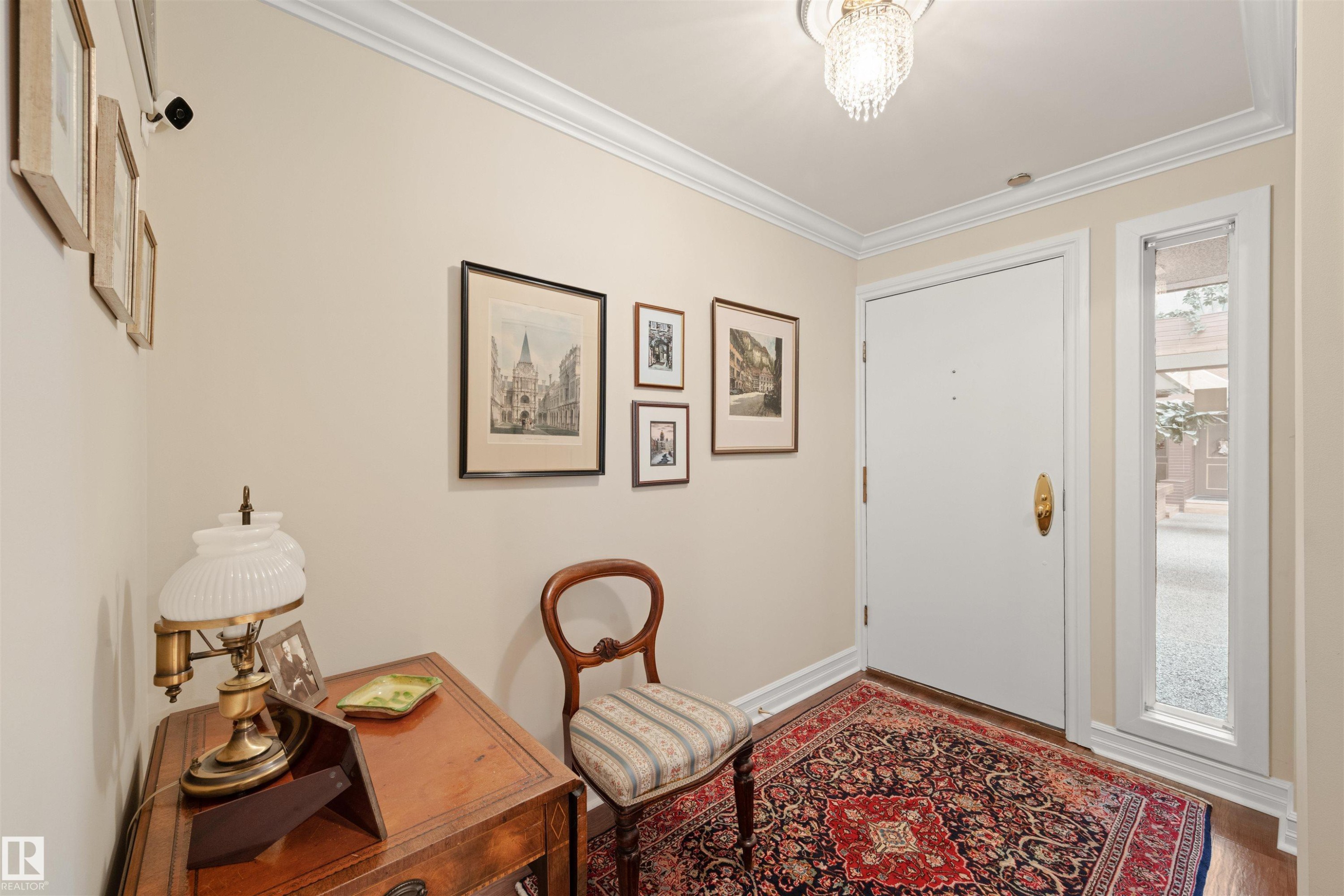 #1 14824 45 Av Nw, Edmonton, AB - Indoor Photo Showing Living Room