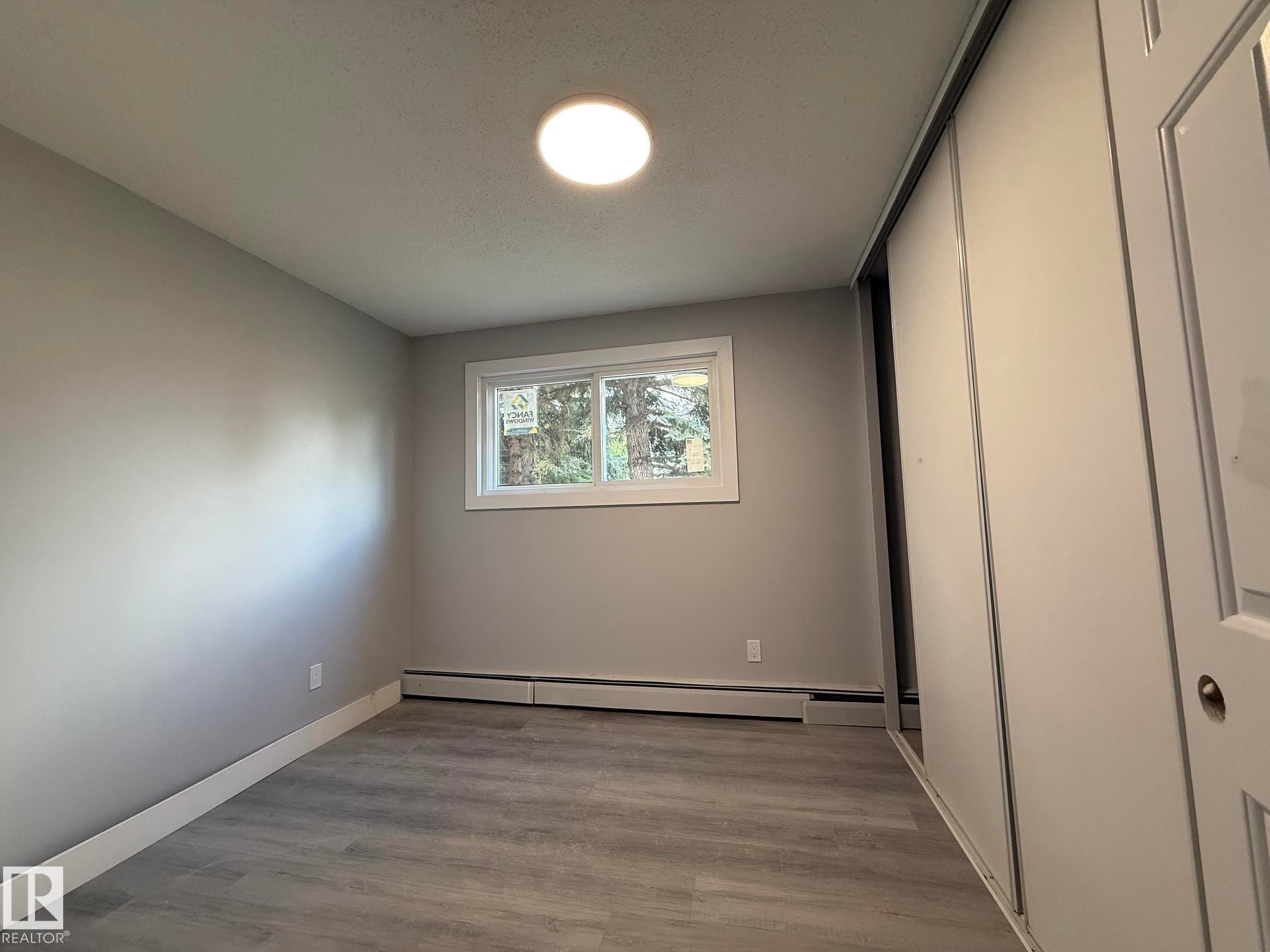 8732 101 Avenue Nw, Edmonton, AB - Indoor Photo Showing Other Room