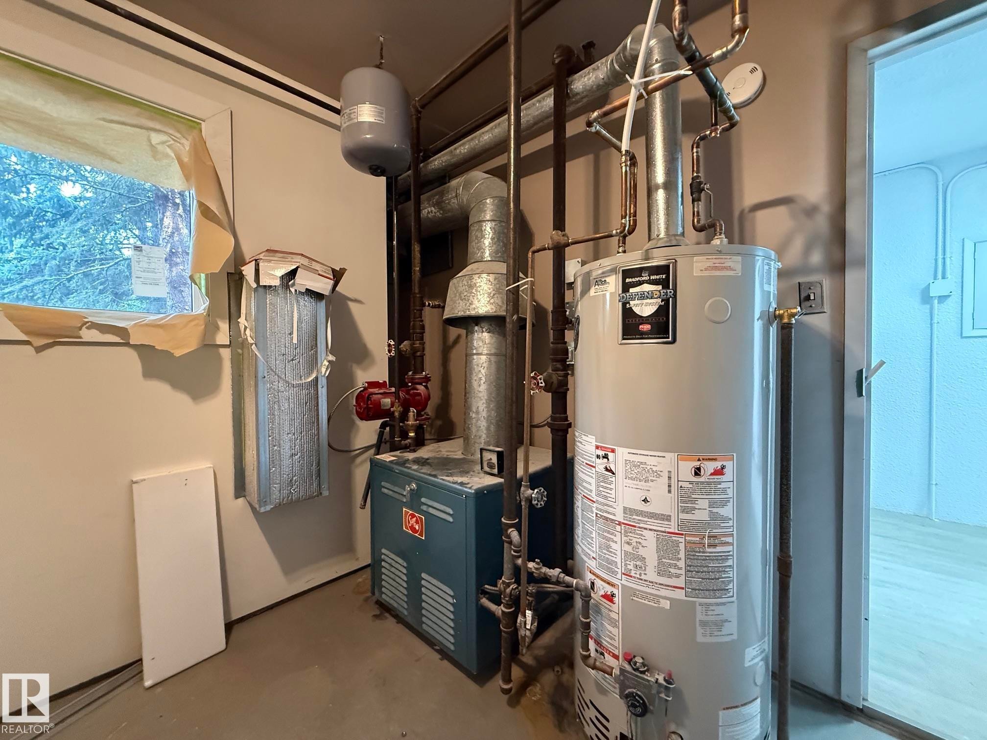8732 101 Avenue Nw, Edmonton, AB - Indoor Photo Showing Basement