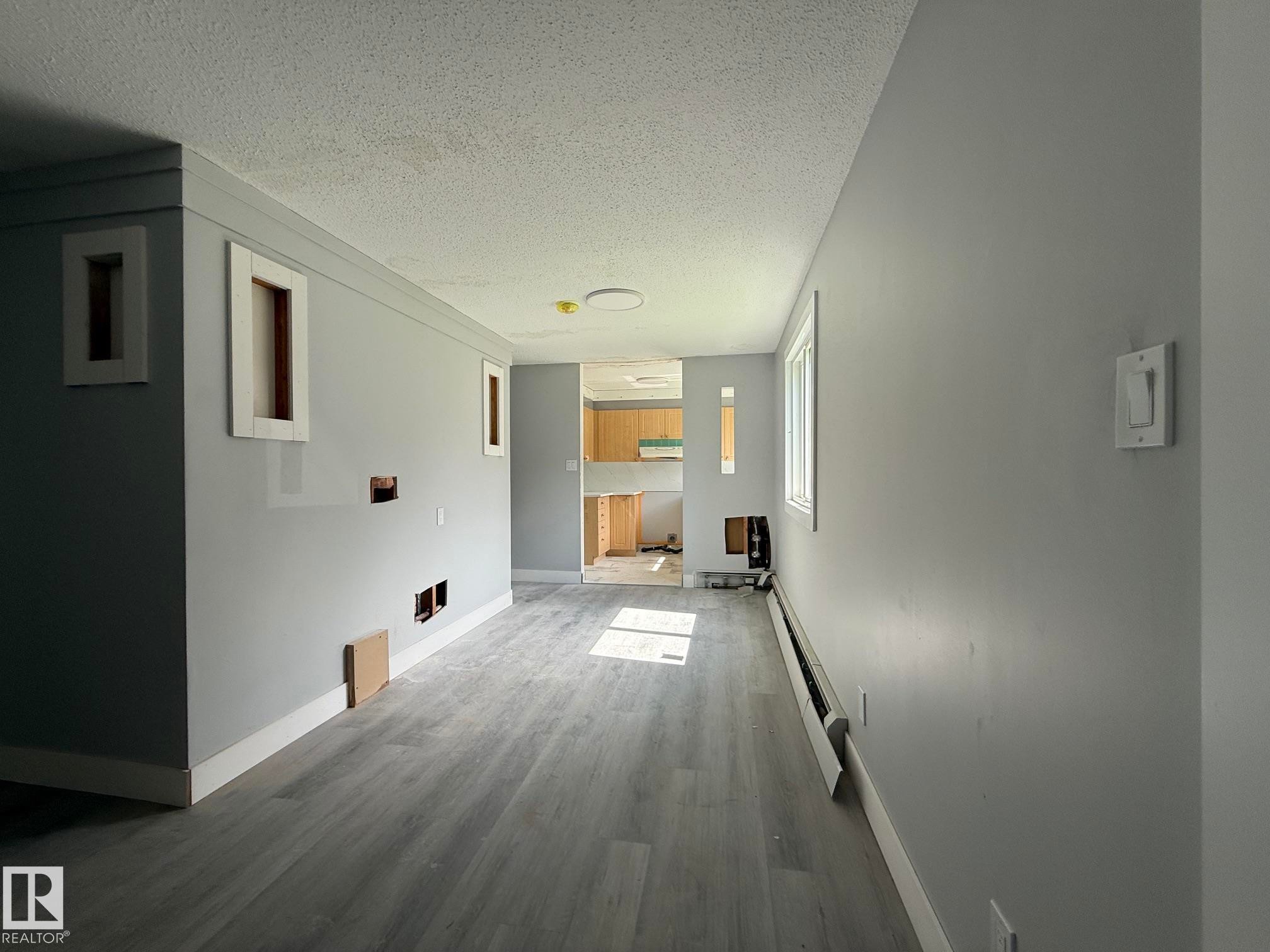 8732 101 Avenue Nw, Edmonton, AB - Indoor Photo Showing Other Room