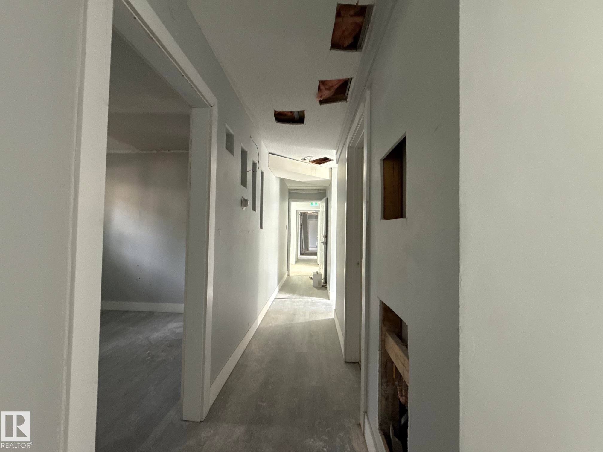8732 101 Avenue Nw, Edmonton, AB - Indoor Photo Showing Other Room