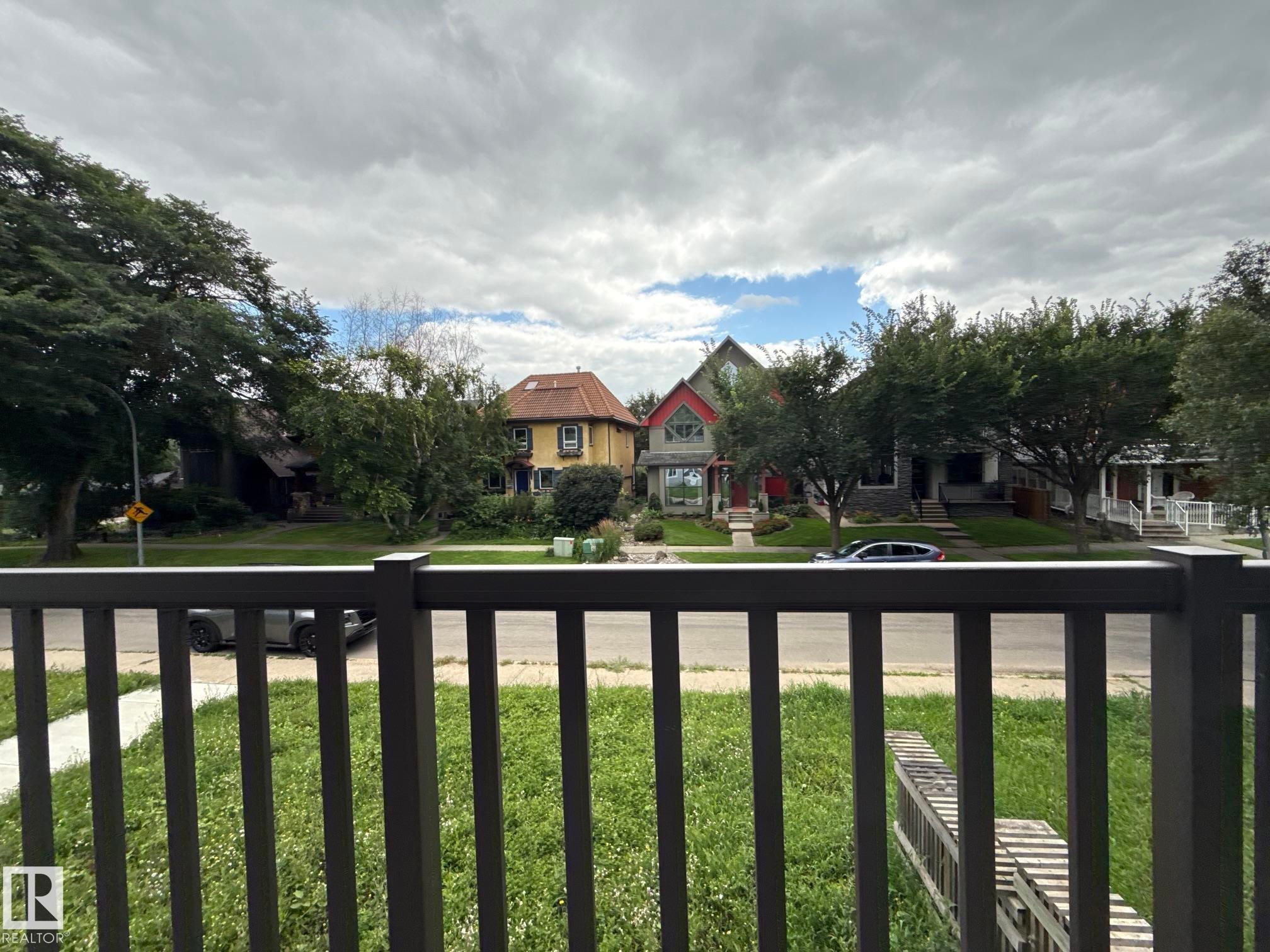 8732 101 Avenue Nw, Edmonton, AB - Outdoor