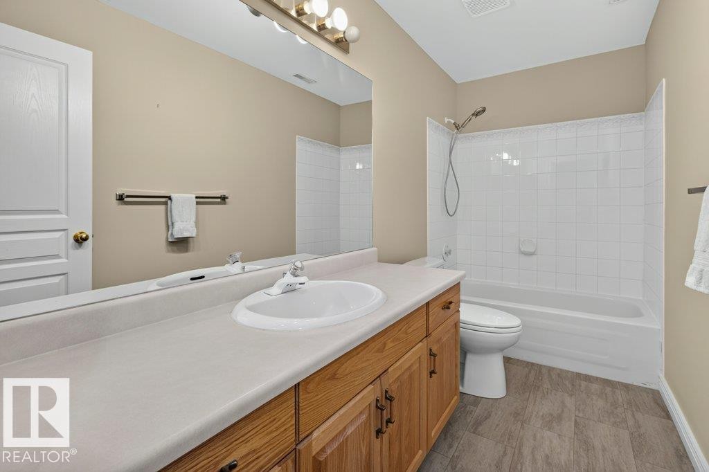 925 Burrows Crescent Nw, Edmonton, AB - Indoor Photo Showing Bathroom