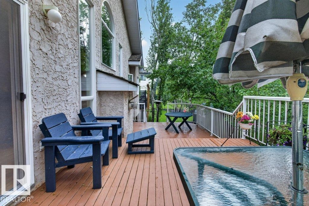 925 Burrows Crescent Nw, Edmonton, AB - Outdoor With Exterior