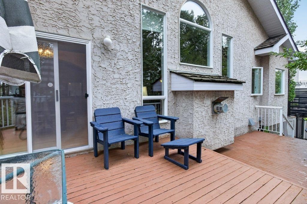 925 Burrows Crescent Nw, Edmonton, AB - Outdoor With Exterior