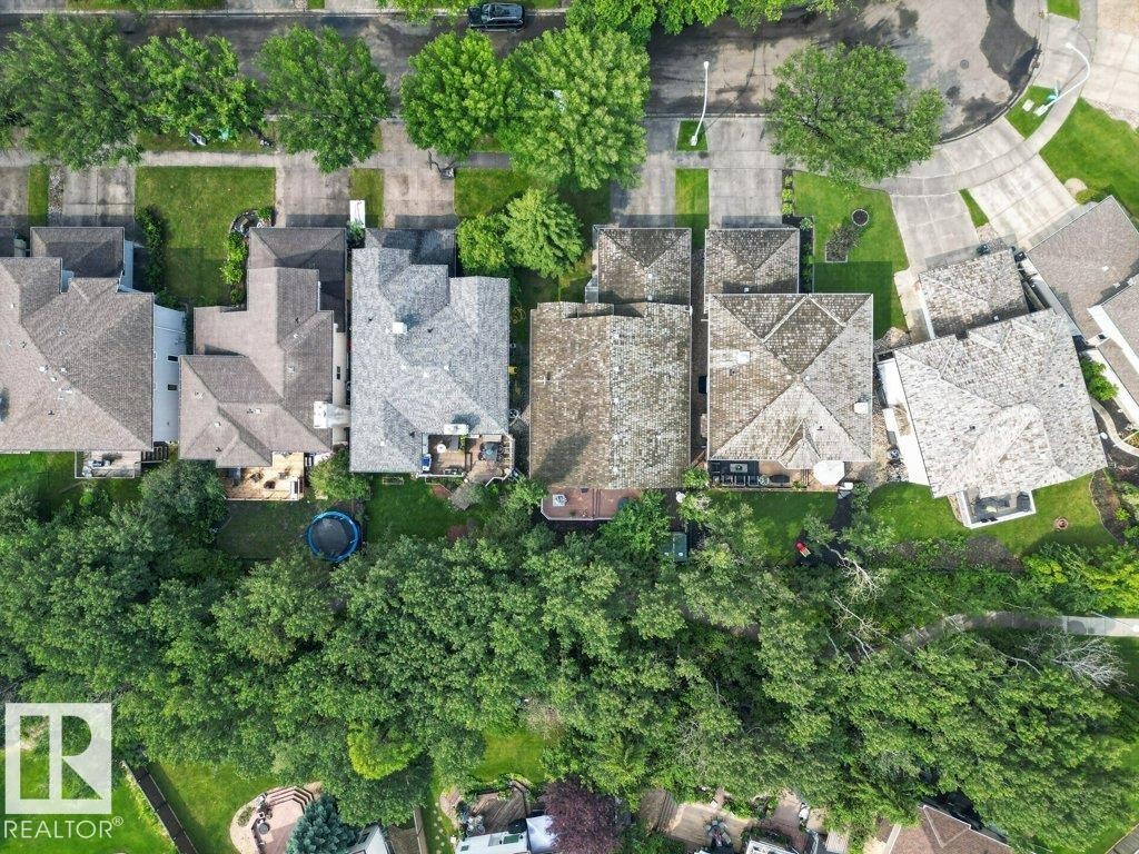 925 Burrows Crescent Nw, Edmonton, AB - Outdoor