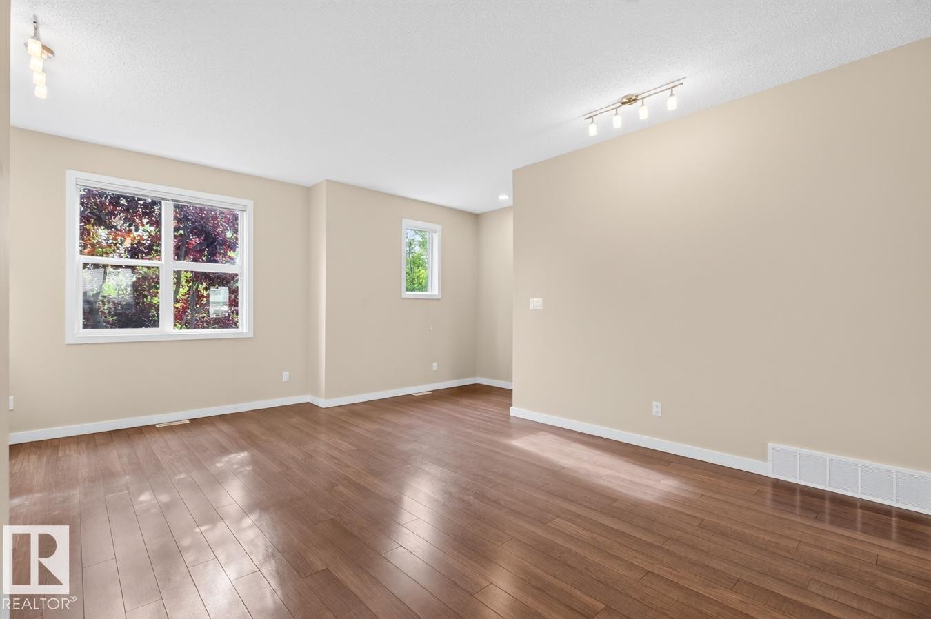 #8 655 Watt Bv Sw, Edmonton, AB - Indoor Photo Showing Other Room