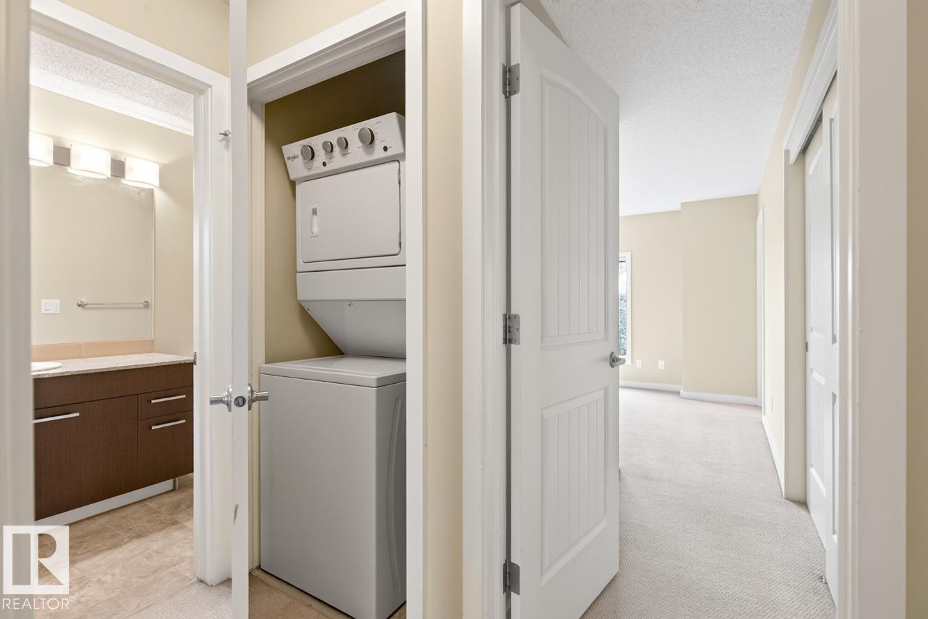 #8 655 Watt Bv Sw, Edmonton, AB - Indoor Photo Showing Laundry Room