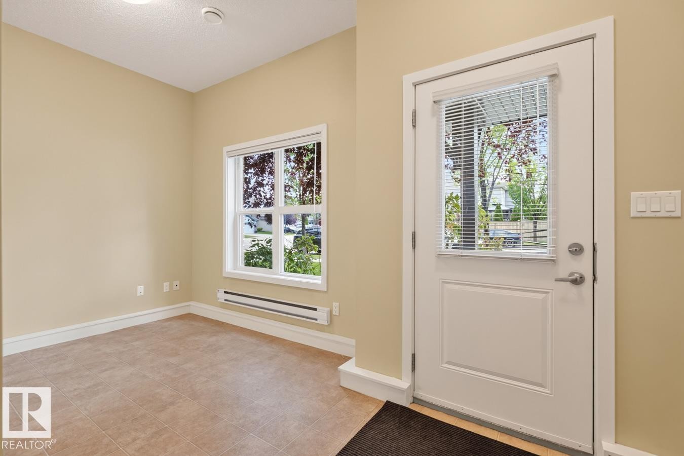 #8 655 Watt Bv Sw, Edmonton, AB - Indoor Photo Showing Other Room