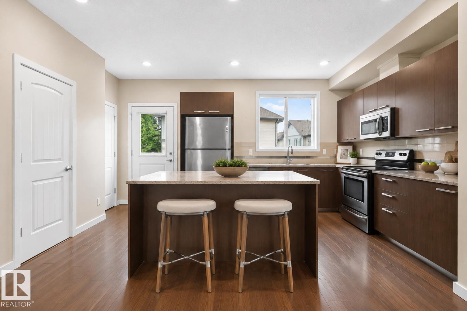 #8 655 Watt Bv Sw, Edmonton, AB - Indoor Photo Showing Kitchen